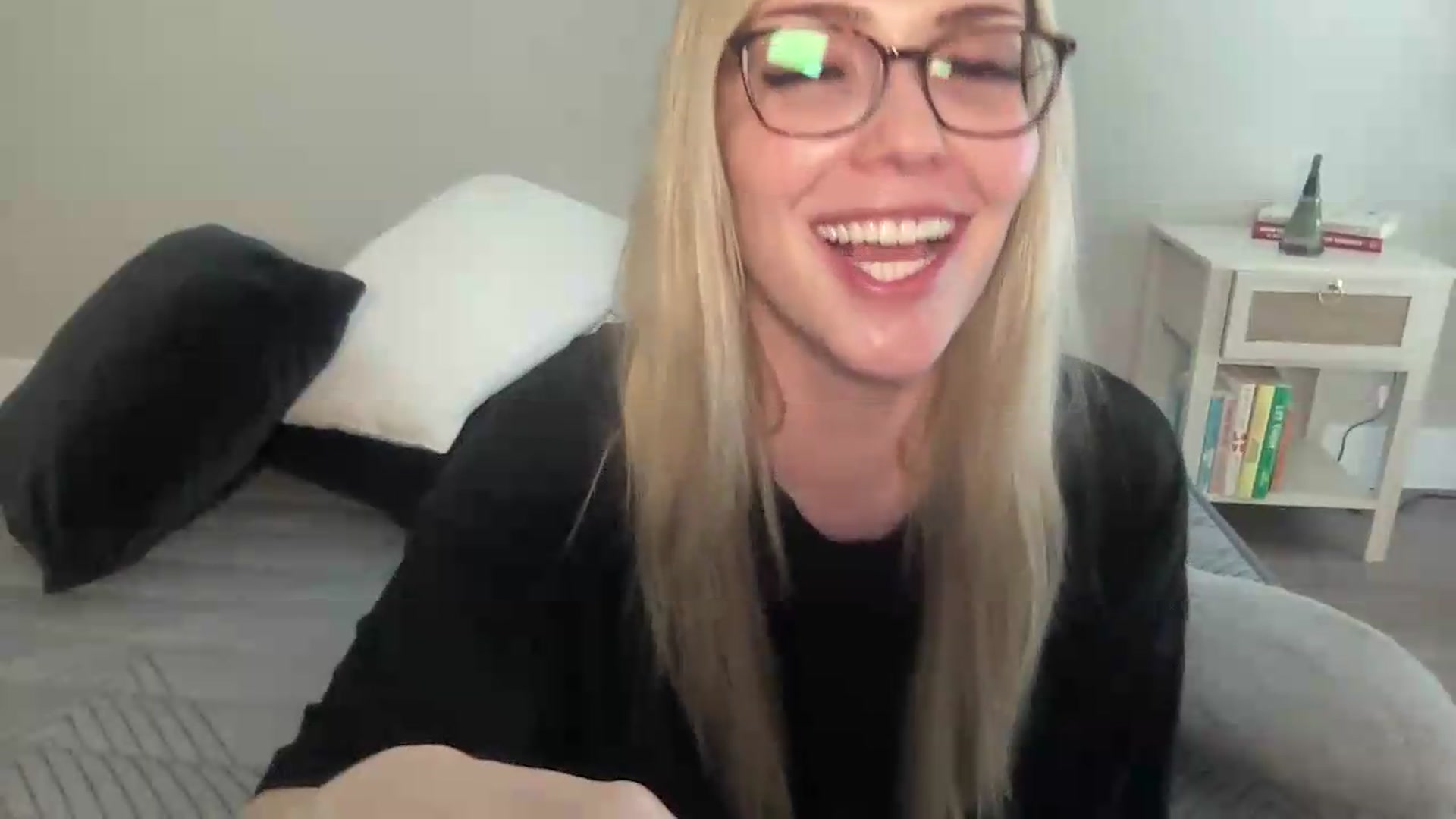 Gallery image thumbnail from AshleyMarina's myfreecams stream on, 09/01/2026, 20:21 image 4 of 20