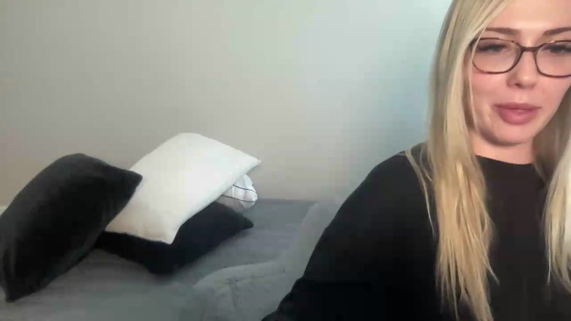 Gallery image thumbnail from AshleyMarina's myfreecams stream on, 09/01/2026, 20:21 image 16 of 20