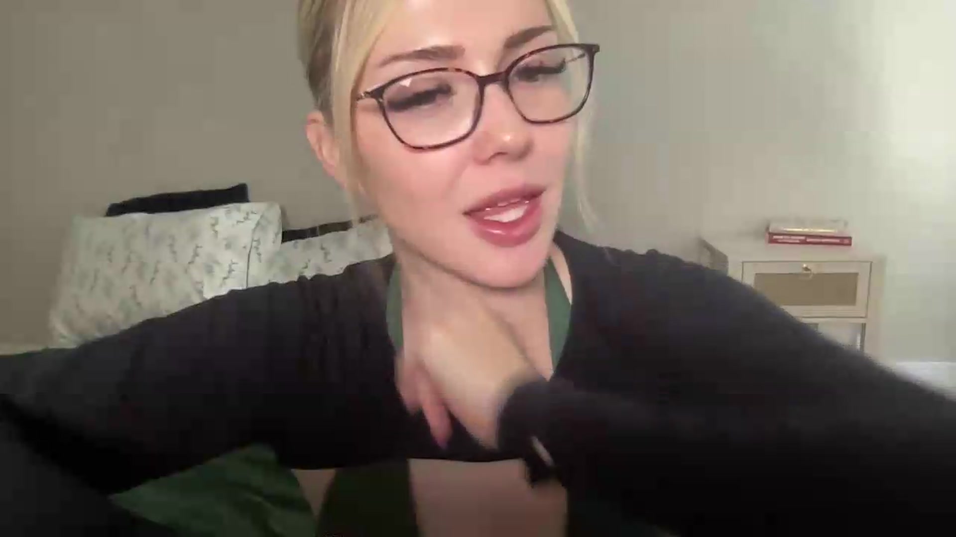 Gallery image thumbnail from AshleyMarina's myfreecams stream on, 09/04/2026, 17:31 image 3 of 20