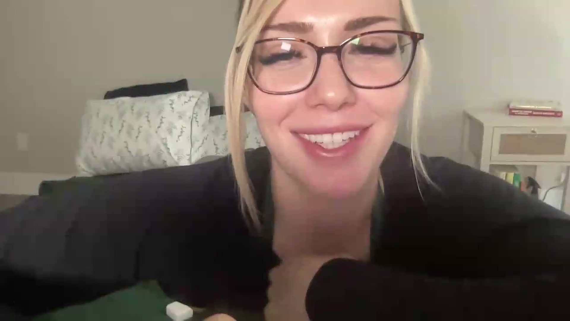 Gallery image thumbnail from AshleyMarina's myfreecams stream on, 09/04/2026, 17:31 image 19 of 20