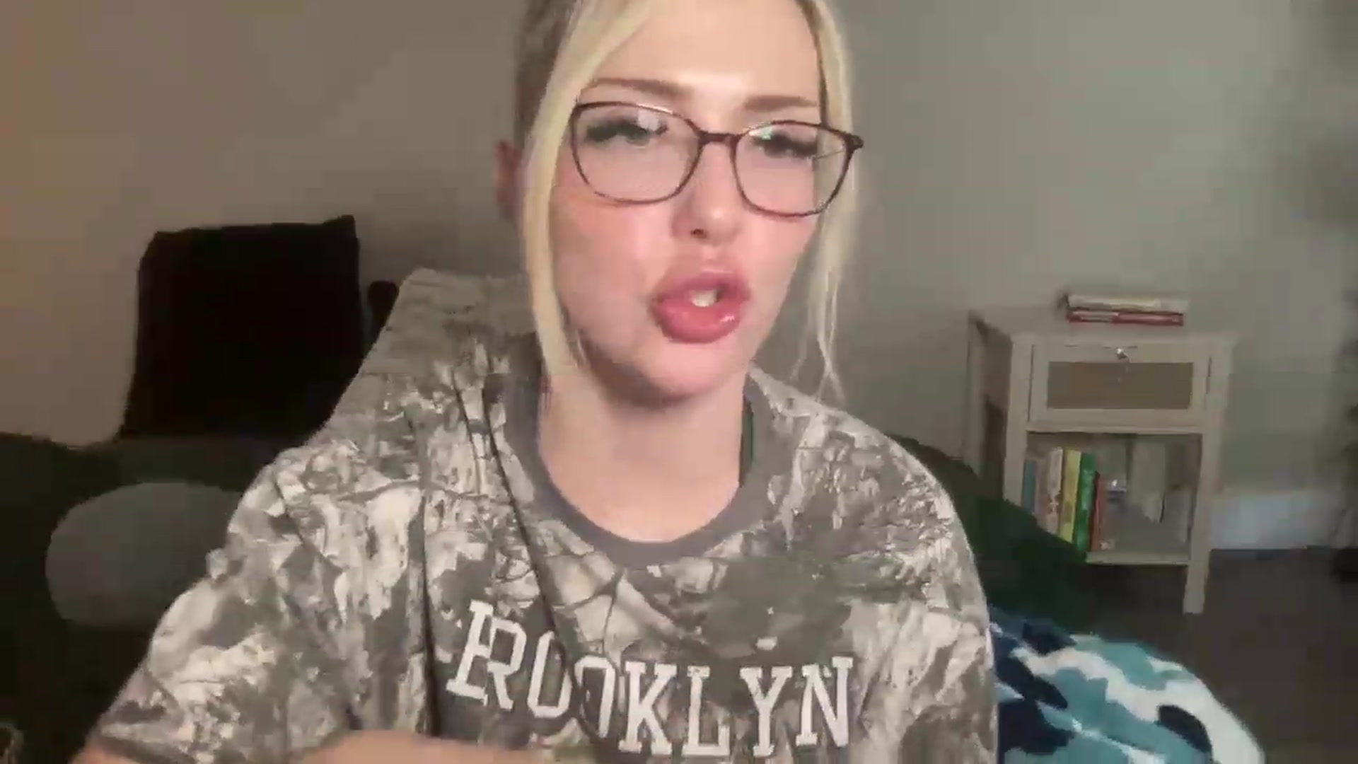 Gallery image thumbnail from AshleyMarina's myfreecams stream on, 09/05/2026, 24:47 image 17 of 20