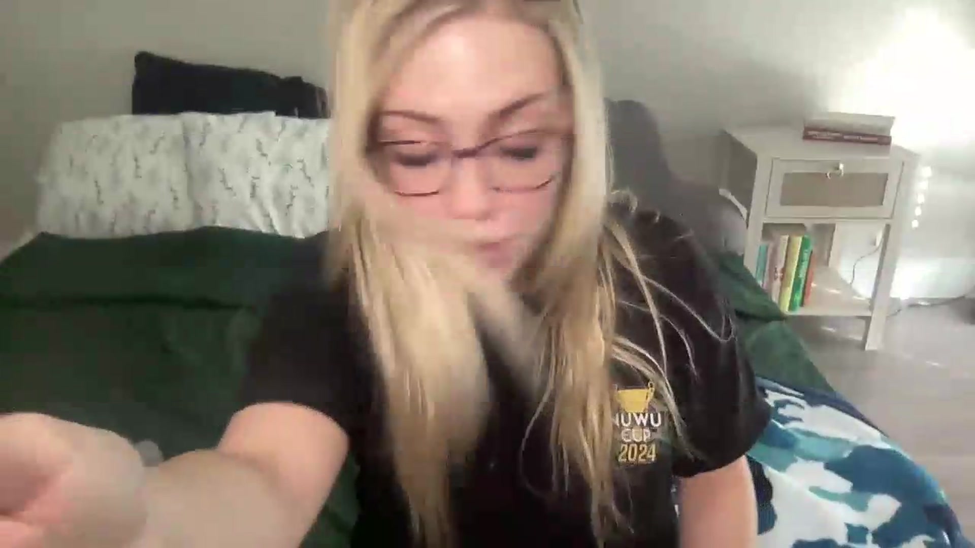 Gallery image thumbnail from AshleyMarina's myfreecams stream on, 09/05/2026, 16:33 image 9 of 20