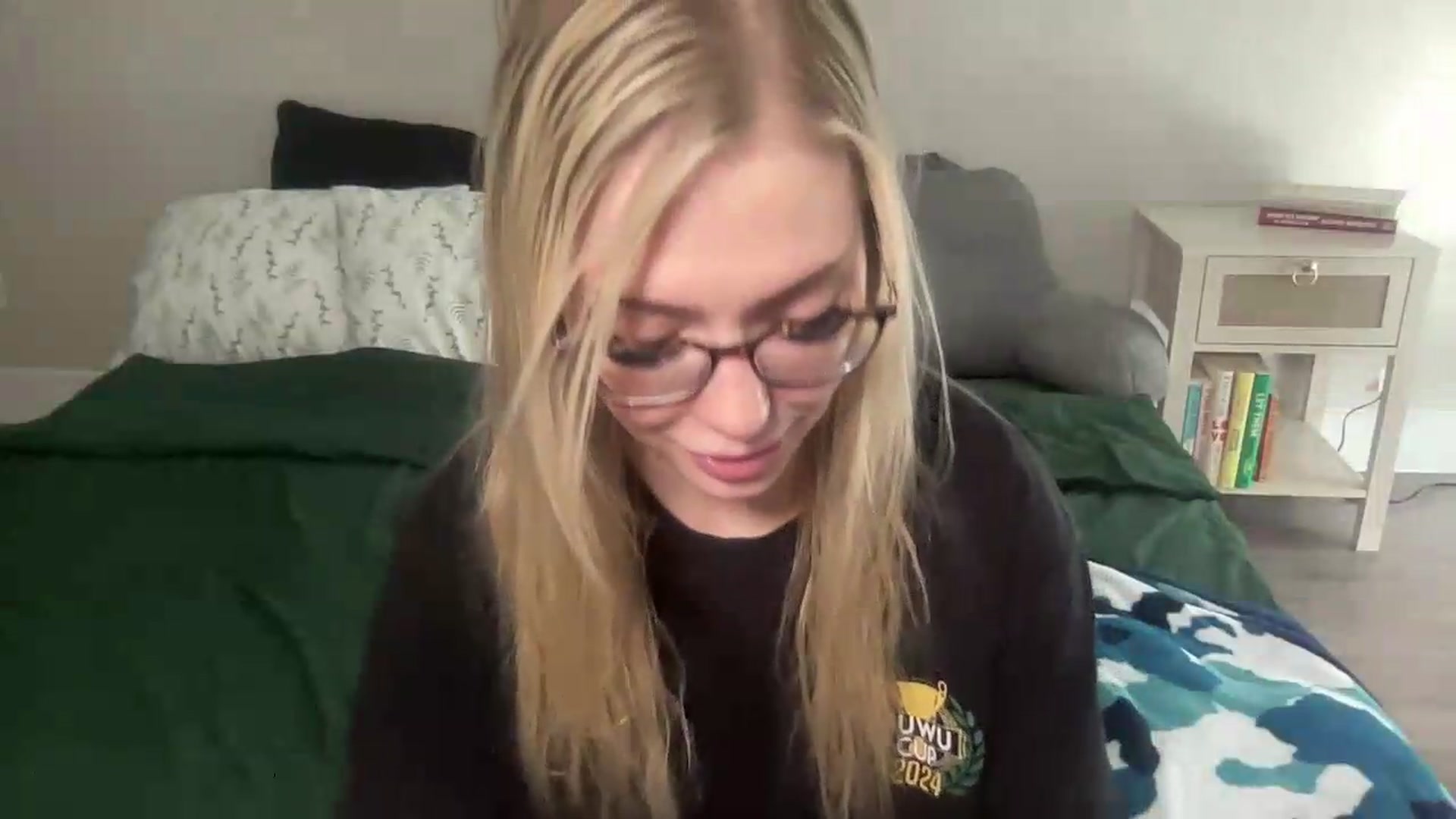 Gallery image thumbnail from AshleyMarina's myfreecams stream on, 09/05/2026, 16:33 image 18 of 20