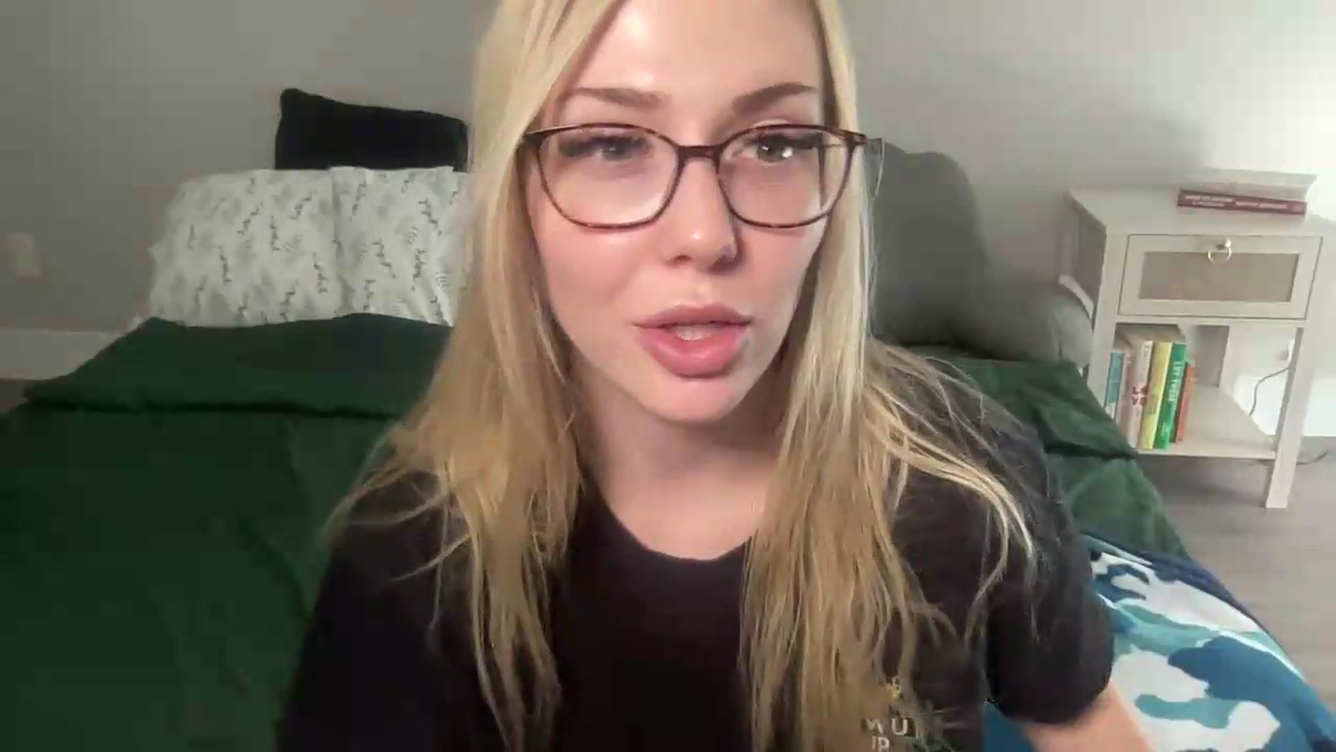 Gallery image thumbnail from AshleyMarina's myfreecams stream on, 09/05/2026, 16:33 image 16 of 20