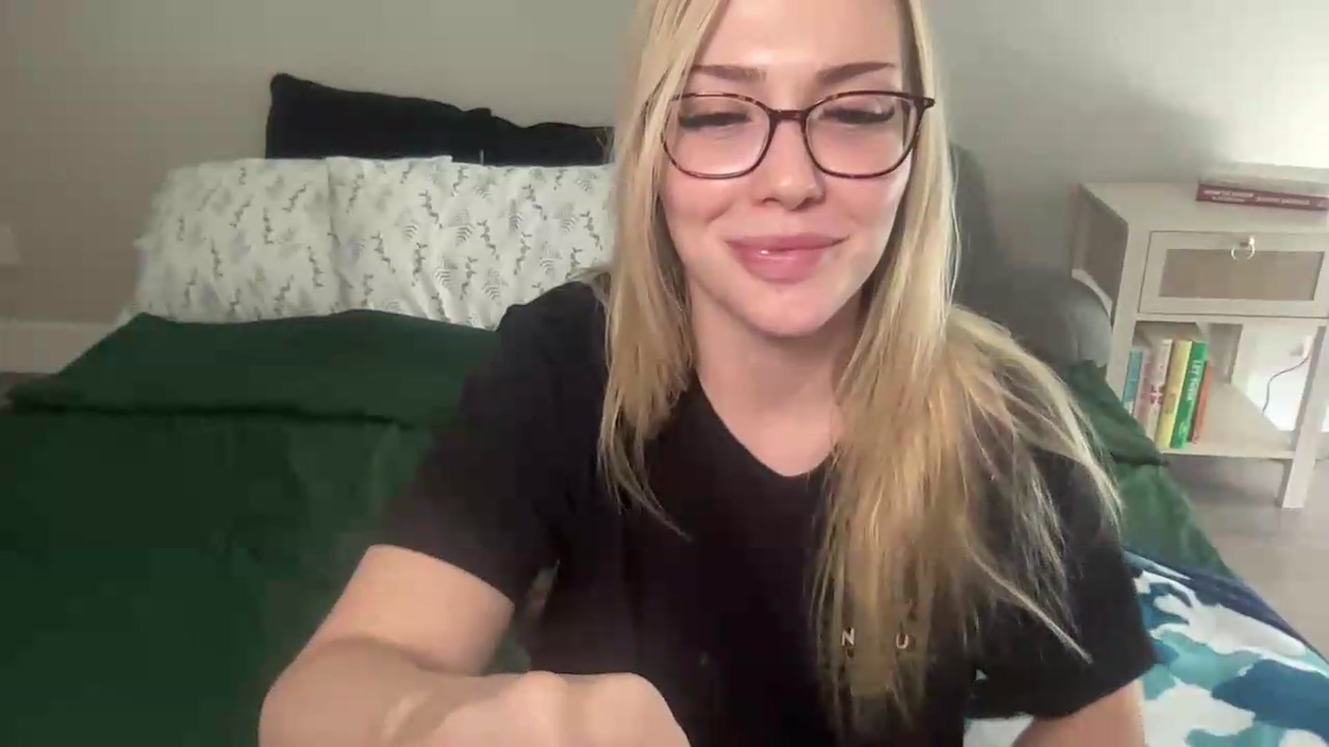 Gallery image thumbnail from AshleyMarina's myfreecams stream on, 09/05/2026, 16:33 image 12 of 20