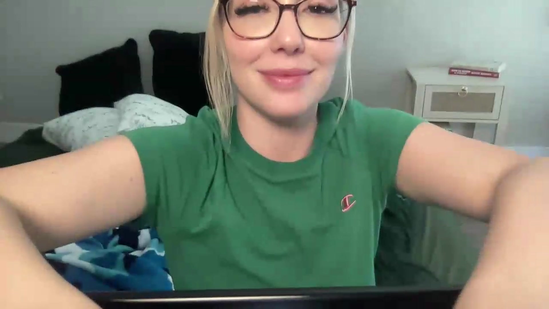 Gallery image thumbnail from AshleyMarina's myfreecams stream on, 09/10/2026, 19:26 image 13 of 20