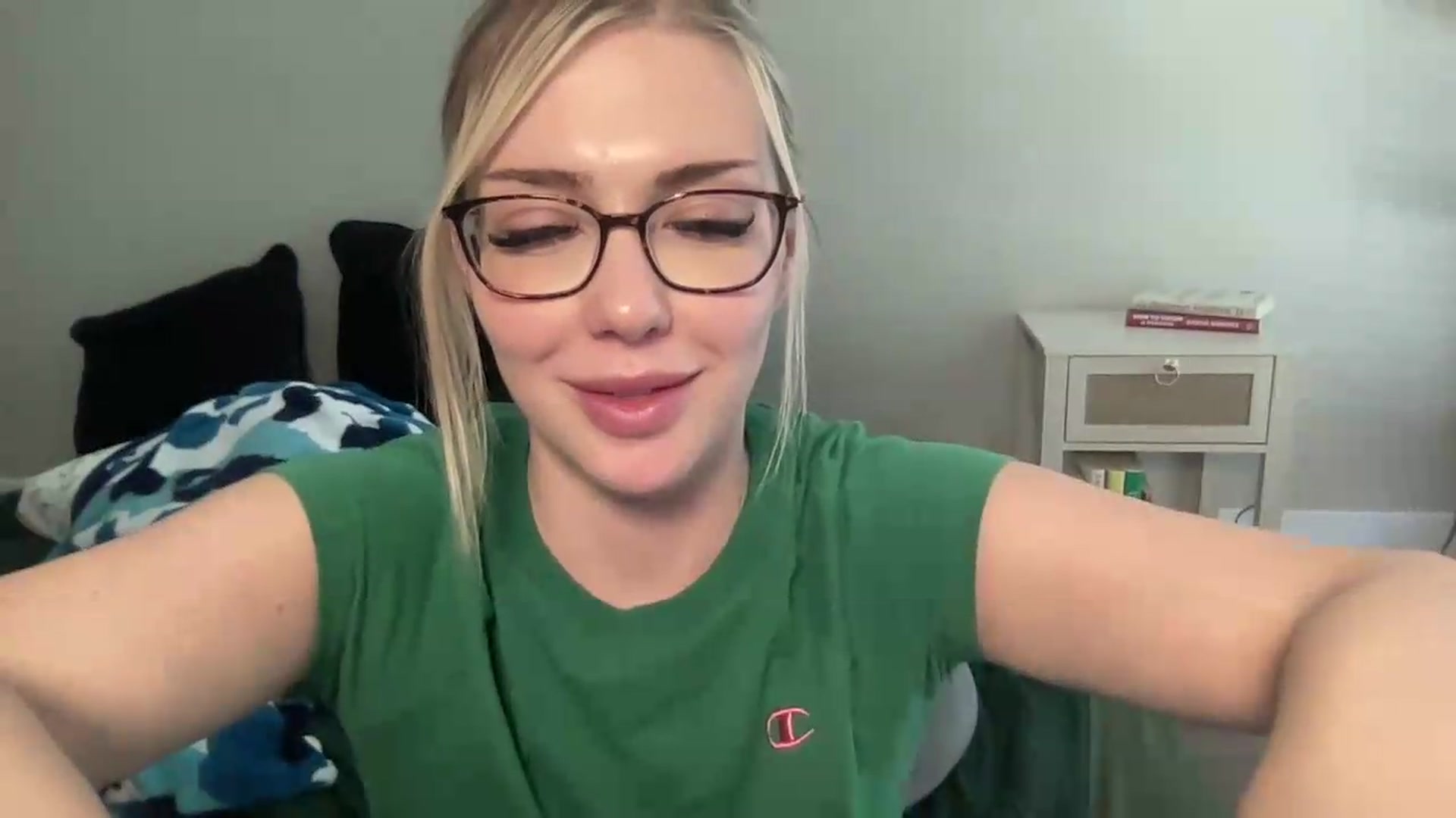 Gallery image thumbnail from AshleyMarina's myfreecams stream on, 09/10/2026, 19:26 image 5 of 20