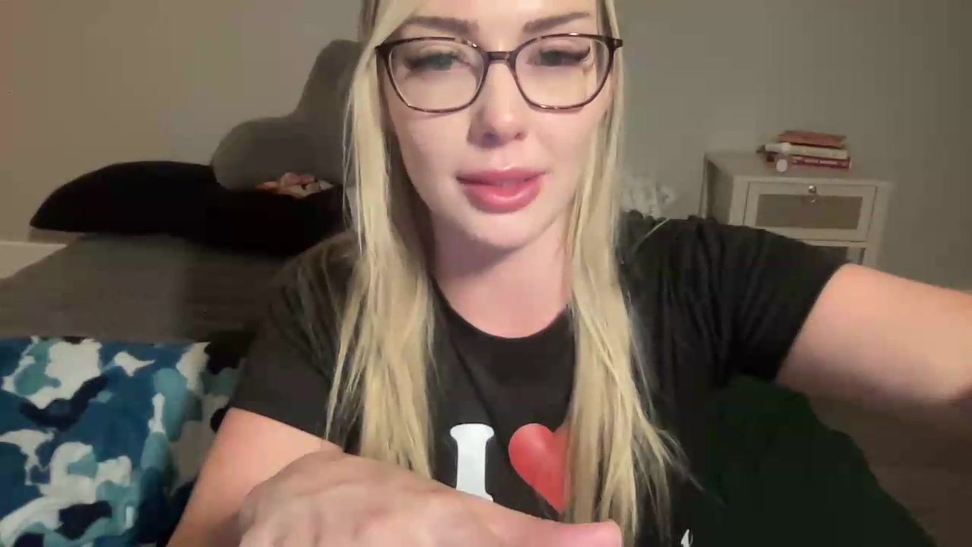 Gallery image thumbnail from AshleyMarina's myfreecams stream on, 09/14/2026, 06:33 image 12 of 20