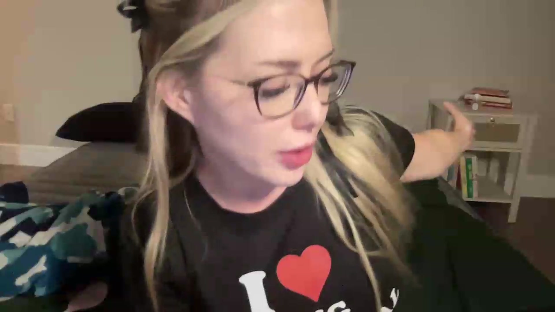 Gallery image thumbnail from AshleyMarina's myfreecams stream on, 09/14/2026, 08:01 image 16 of 20