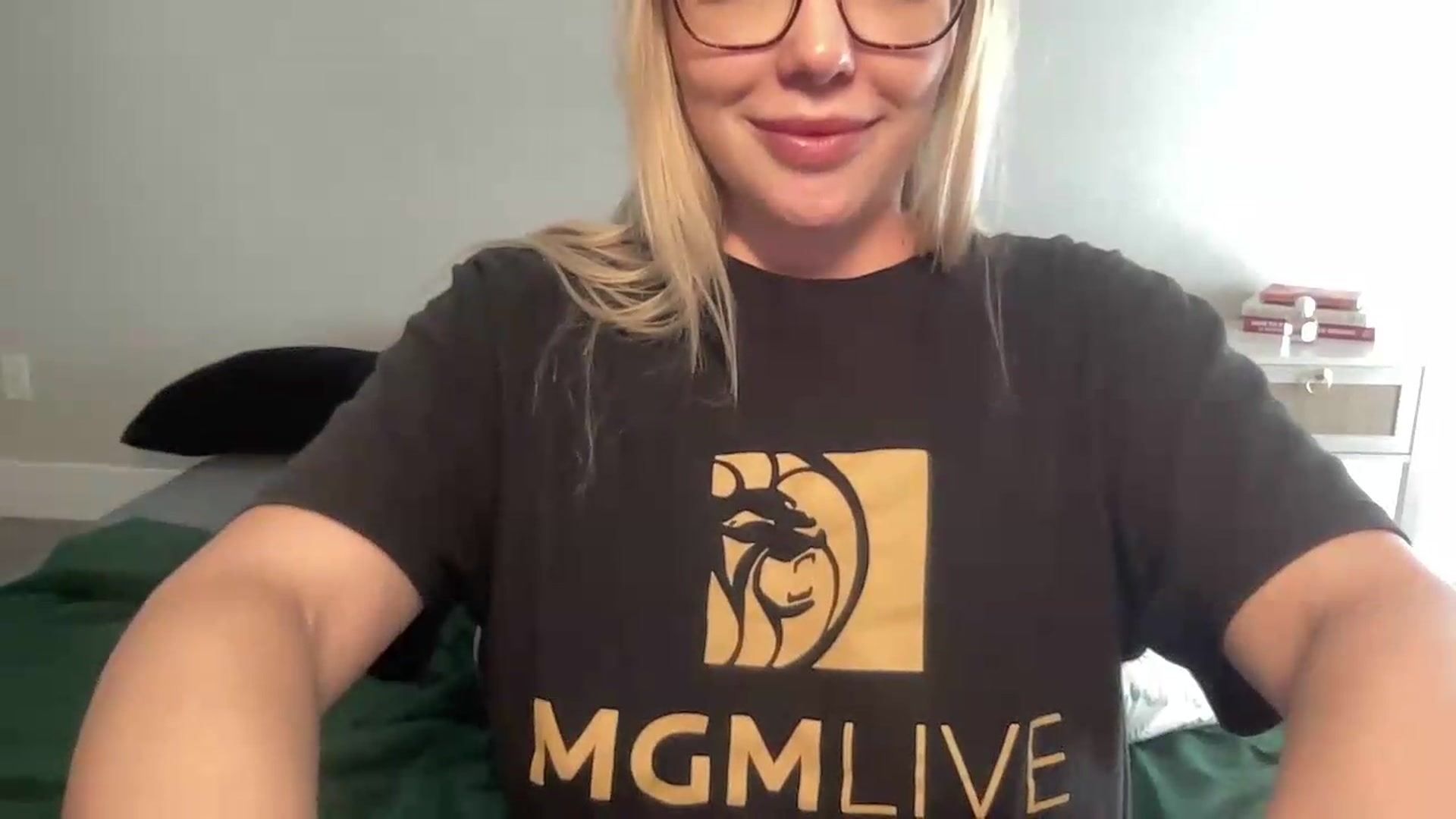 Gallery image thumbnail from AshleyMarina's myfreecams stream on, 09/14/2026, 16:07 image 8 of 20