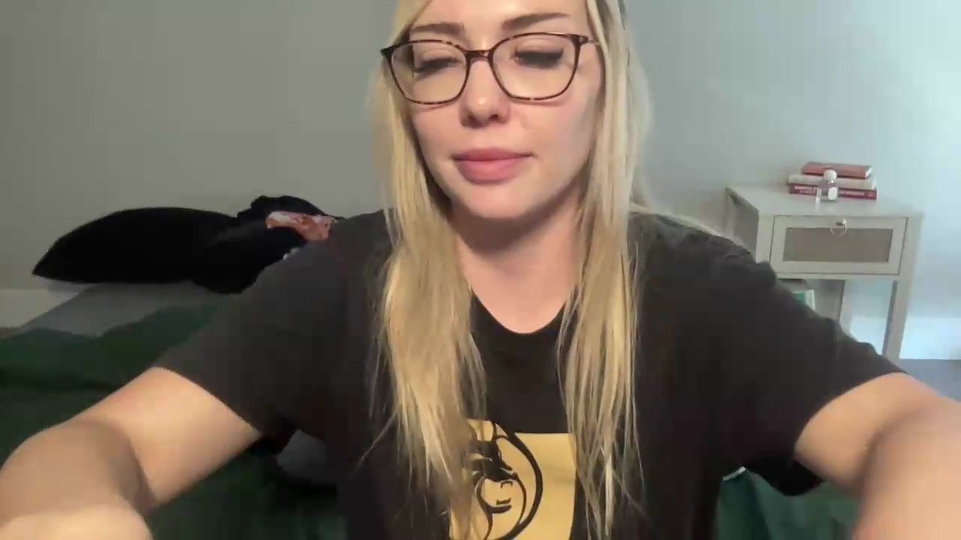 Gallery image thumbnail from AshleyMarina's myfreecams stream on, 09/14/2026, 16:40 image 18 of 20