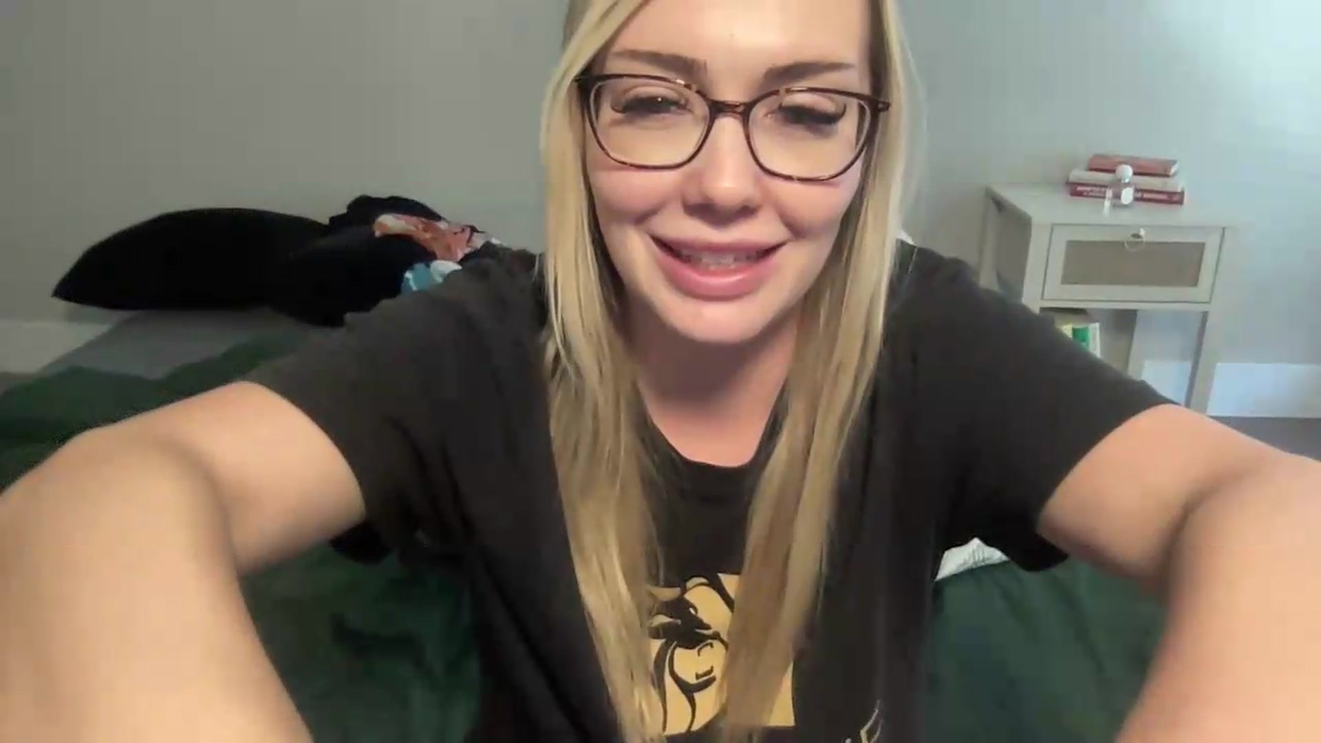 Gallery image thumbnail from AshleyMarina's myfreecams stream on, 09/14/2026, 17:43 image 9 of 20