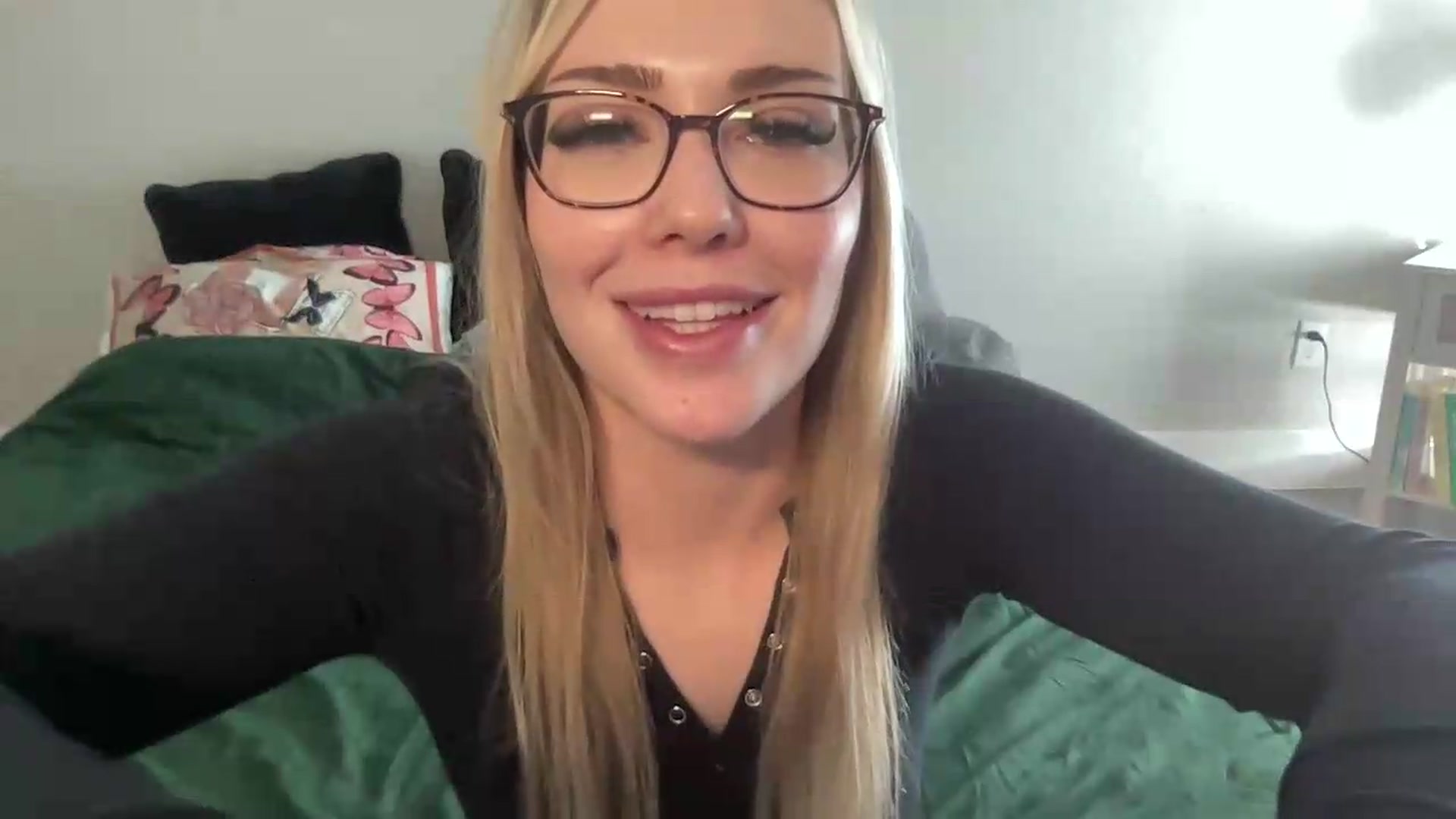 Gallery image thumbnail from AshleyMarina's myfreecams stream on, 09/18/2026, 16:10 image 8 of 20