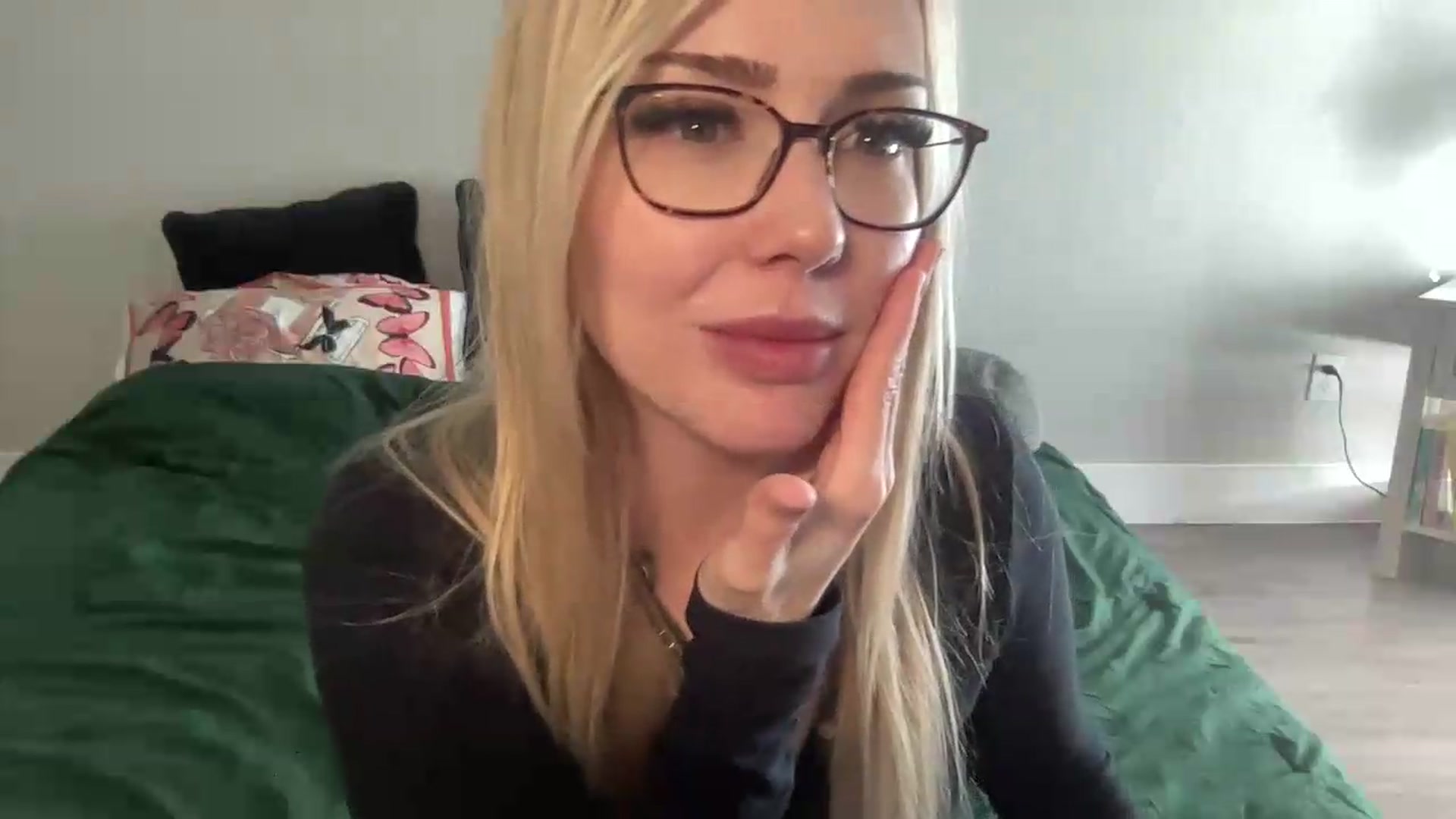 Gallery image thumbnail from AshleyMarina's myfreecams stream on, 09/18/2026, 16:10 image 7 of 20