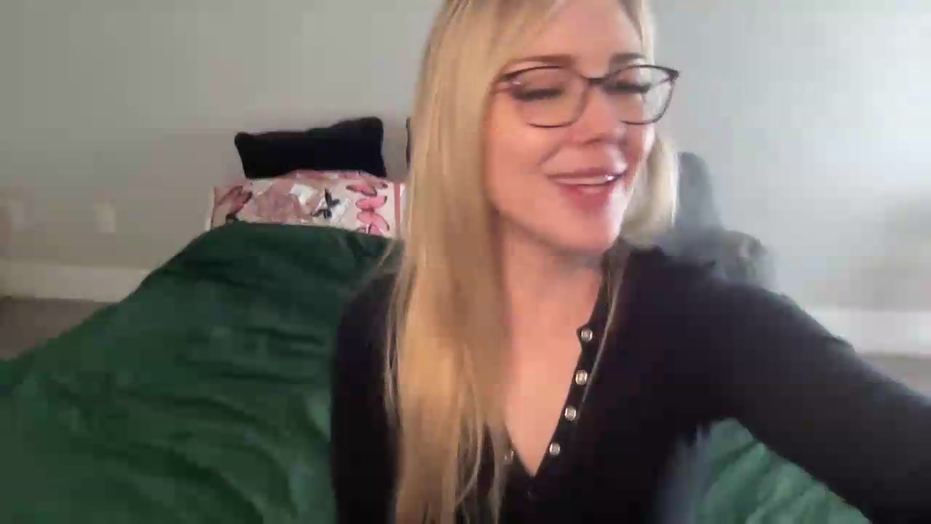 Gallery image thumbnail from AshleyMarina's myfreecams stream on, 09/18/2026, 16:10 image 14 of 20