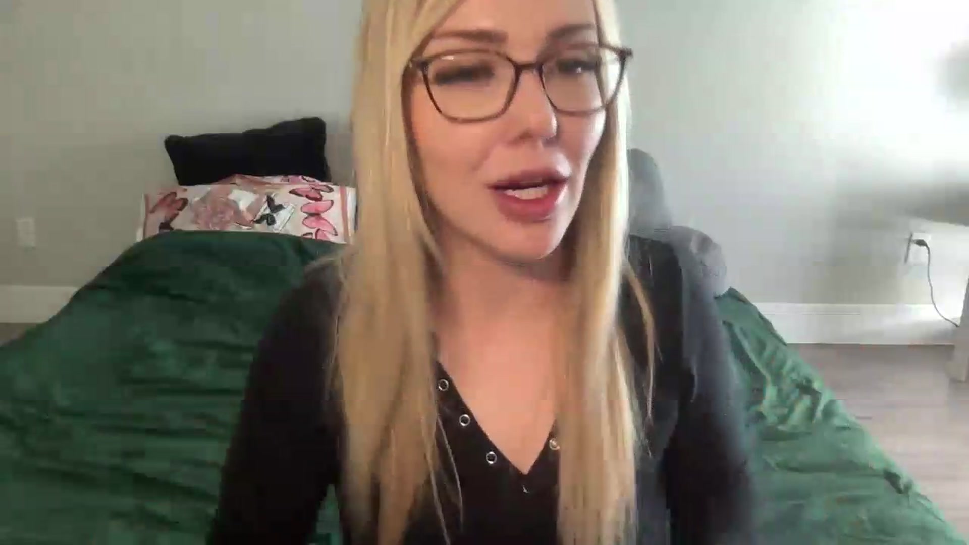 Gallery image thumbnail from AshleyMarina's myfreecams stream on, 09/18/2026, 16:10 image 4 of 20