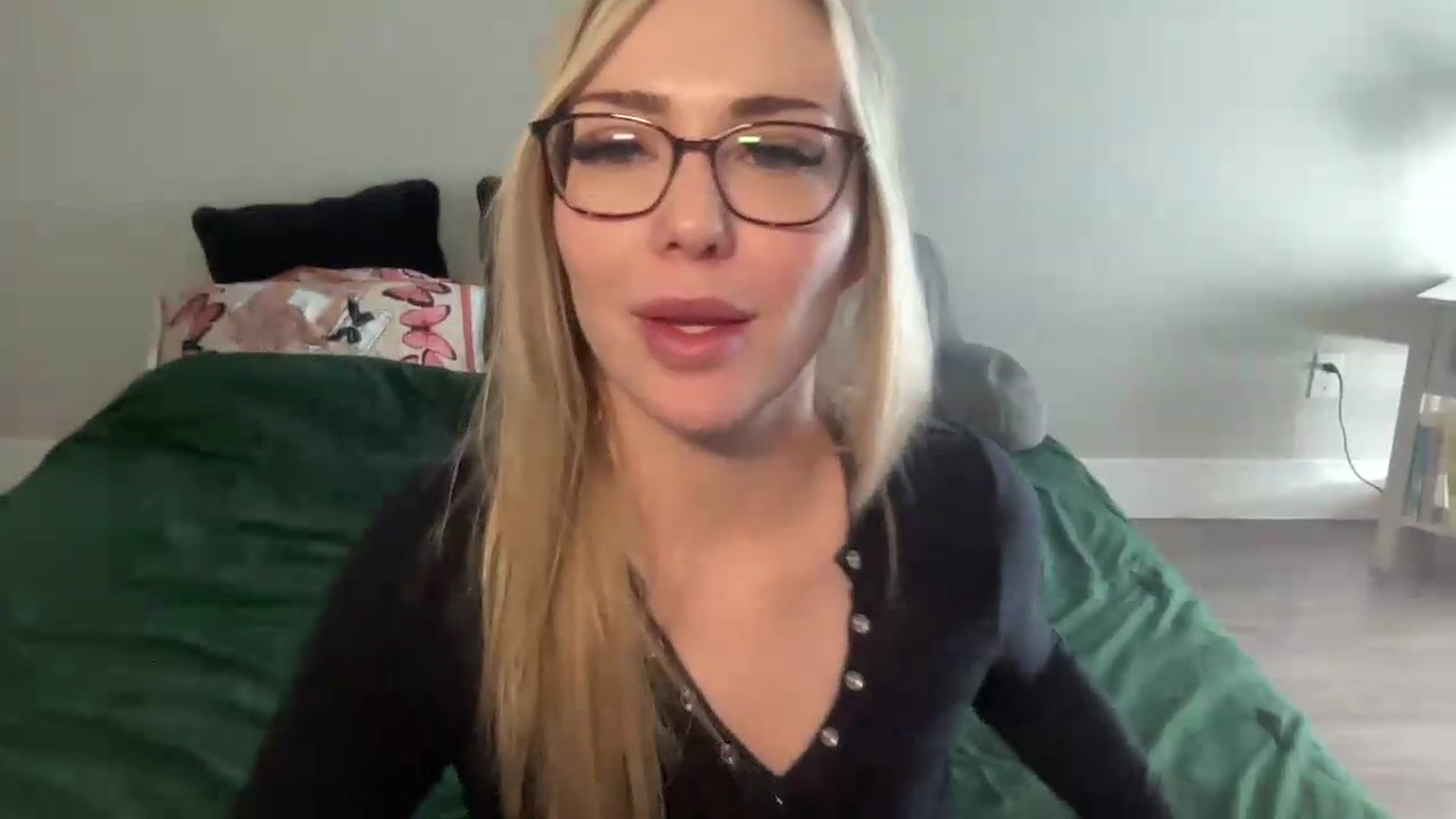 Gallery image thumbnail from AshleyMarina's myfreecams stream on, 09/18/2026, 16:10 image 17 of 20