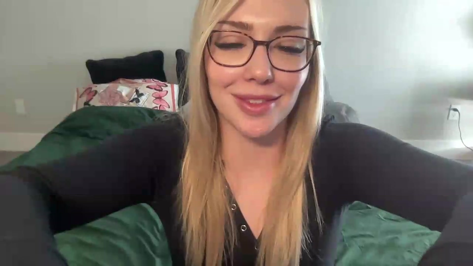 Gallery image thumbnail from AshleyMarina's myfreecams stream on, 09/18/2026, 16:10 image 6 of 20