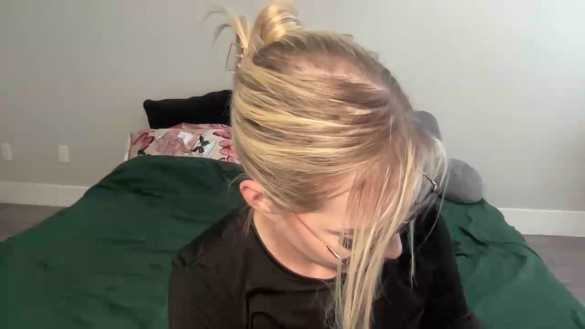 Gallery image thumbnail from AshleyMarina's myfreecams stream on, 09/18/2026, 18:59 image 12 of 20