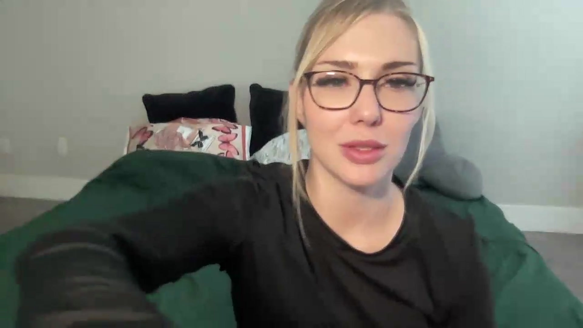 Gallery image thumbnail from AshleyMarina's myfreecams stream on, 09/18/2026, 18:59 image 10 of 20