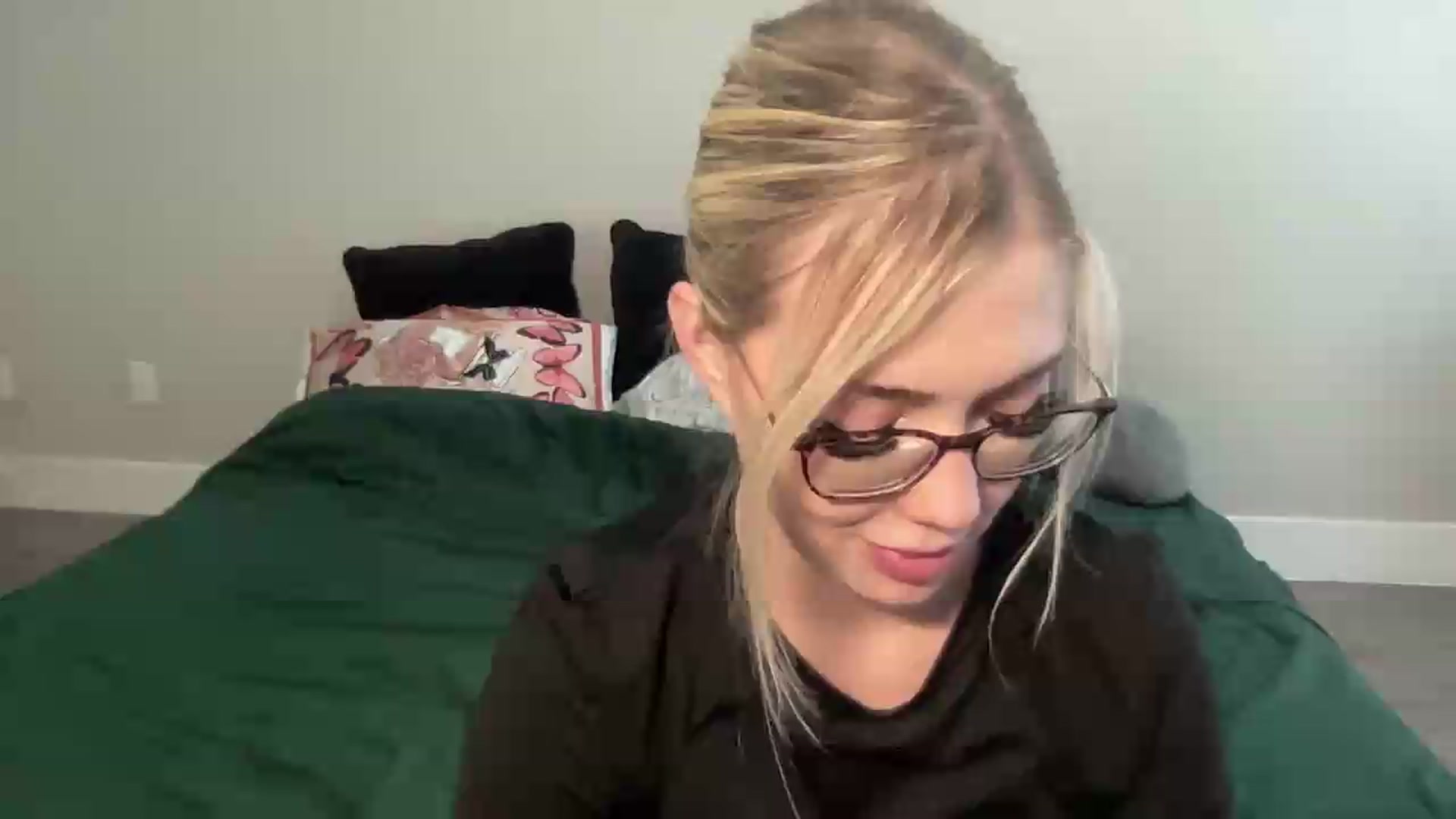 Gallery image thumbnail from AshleyMarina's myfreecams stream on, 09/18/2026, 18:59 image 17 of 20
