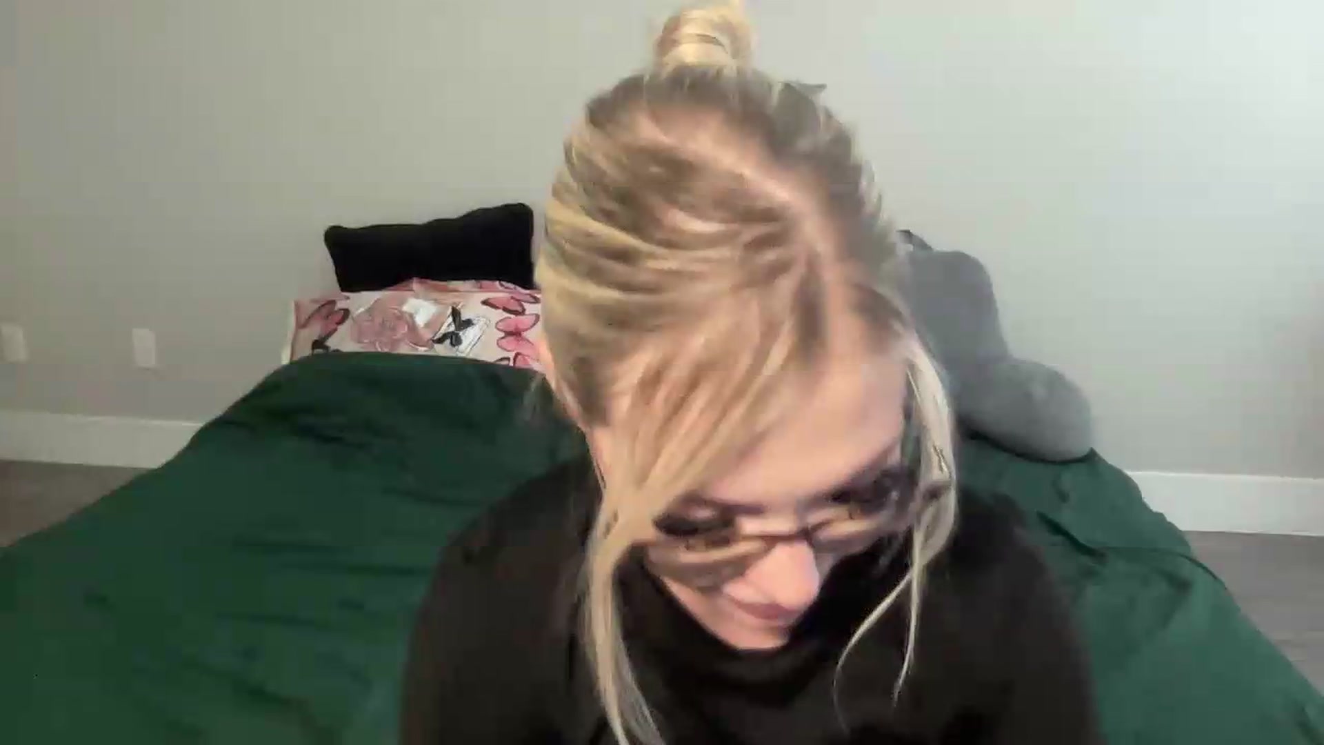 Gallery image thumbnail from AshleyMarina's myfreecams stream on, 09/18/2026, 18:59 image 15 of 20