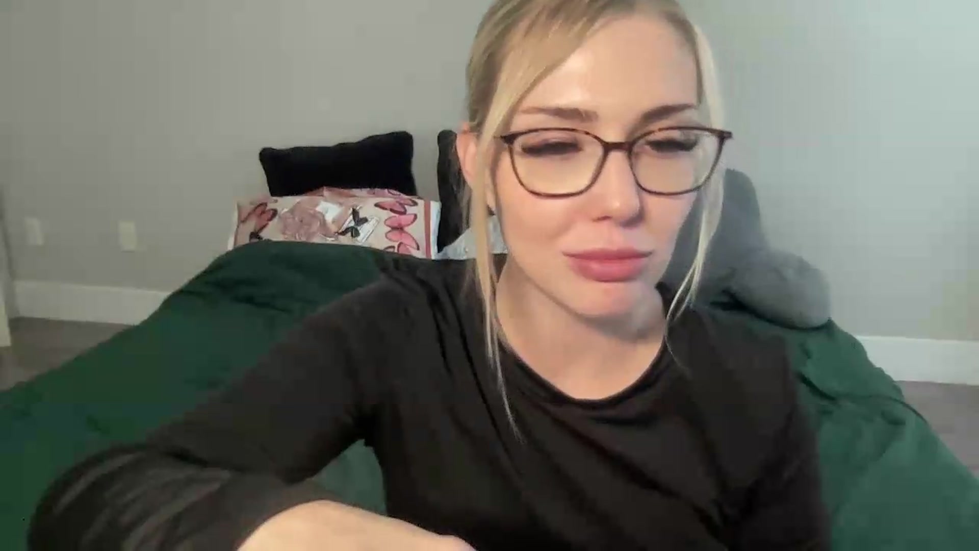 Gallery image thumbnail from AshleyMarina's myfreecams stream on, 09/18/2026, 18:59 image 9 of 20