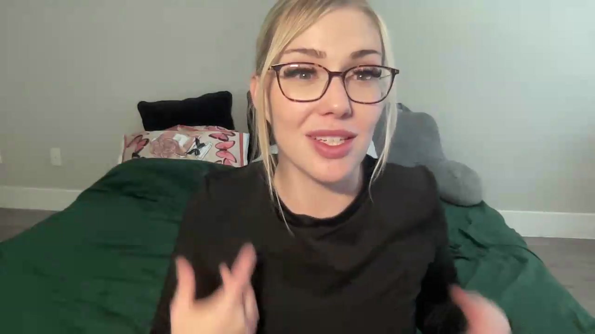 Gallery image thumbnail from AshleyMarina's myfreecams stream on, 09/18/2026, 18:59 image 11 of 20