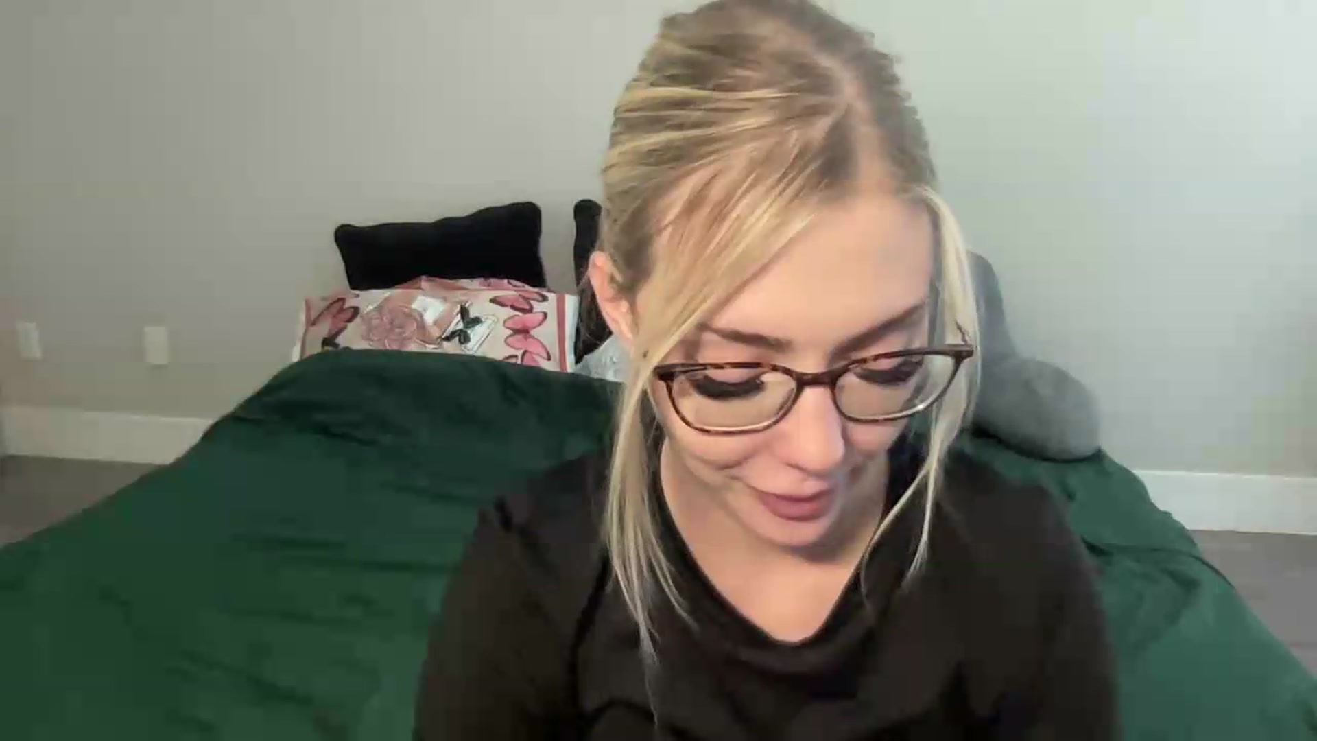 Gallery image thumbnail from AshleyMarina's myfreecams stream on, 09/18/2026, 18:59 image 20 of 20