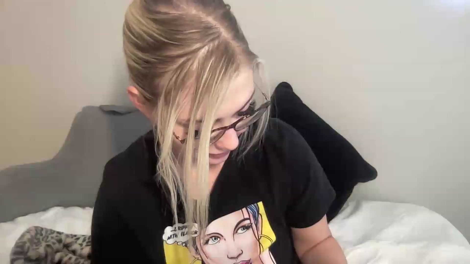 Gallery image thumbnail from AshleyMarina's myfreecams stream on, 09/24/2026, 18:52 image 16 of 20