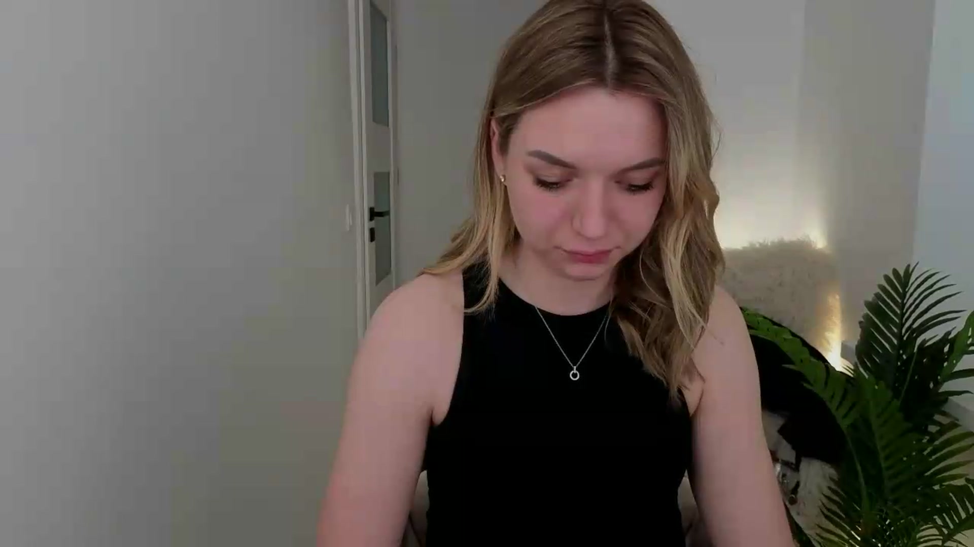 Gallery image thumbnail from AshleyMimi's myfreecams stream on, 05/11/2026, 17:18 image 14 of 20
