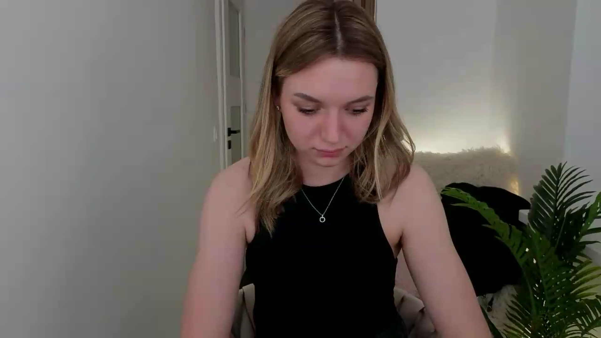 Gallery image thumbnail from AshleyMimi's myfreecams stream on, 05/11/2026, 19:34 image 16 of 20
