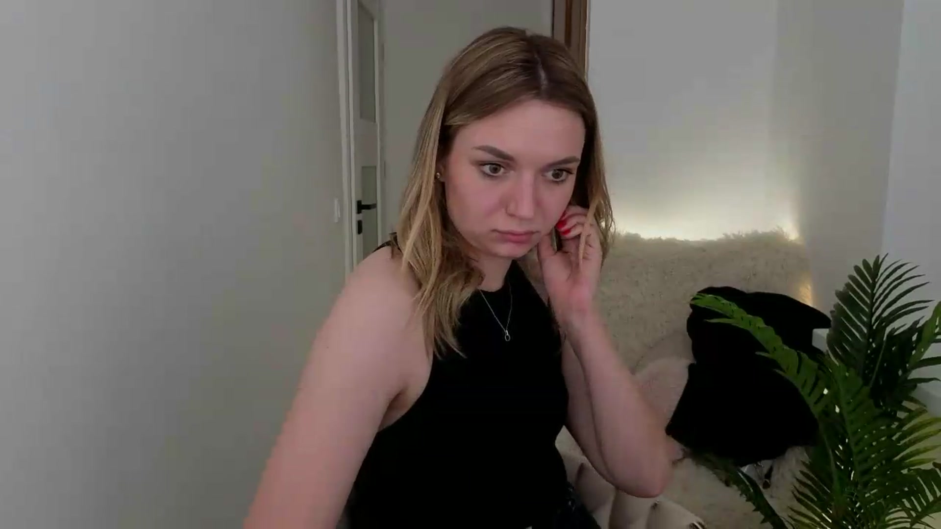Gallery image thumbnail from AshleyMimi's myfreecams stream on, 05/11/2026, 19:34 image 17 of 20