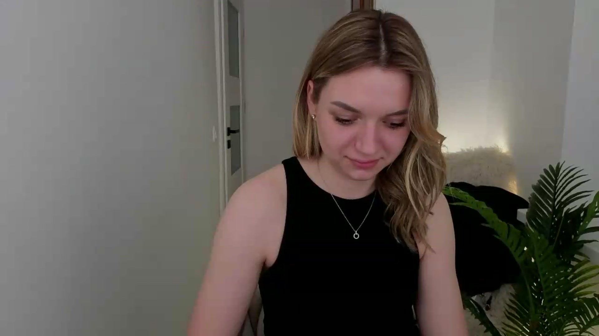 Gallery image thumbnail from AshleyMimi's myfreecams stream on, 05/11/2026, 19:34 image 5 of 20