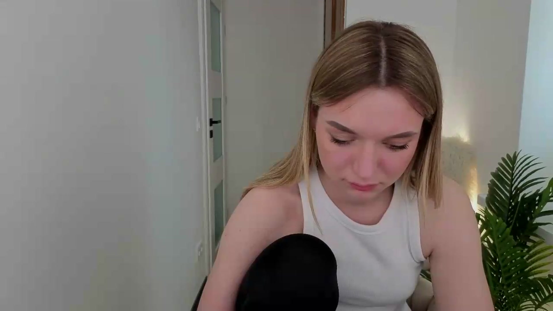 Gallery image thumbnail from AshleyMimi's myfreecams stream on, 05/14/2026, 14:57 image 8 of 20