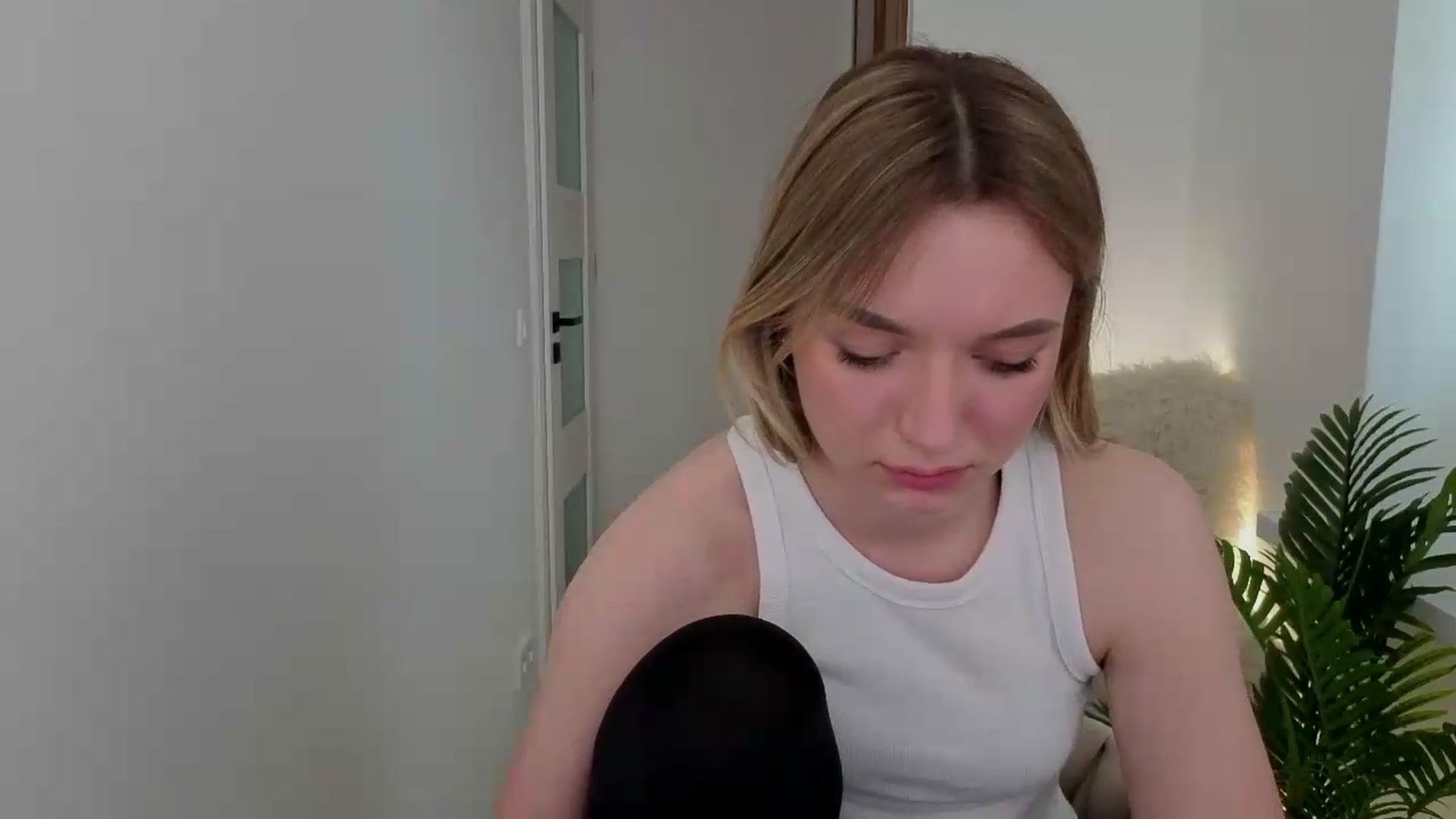 Gallery image thumbnail from AshleyMimi's myfreecams stream on, 05/14/2026, 14:57 image 13 of 20