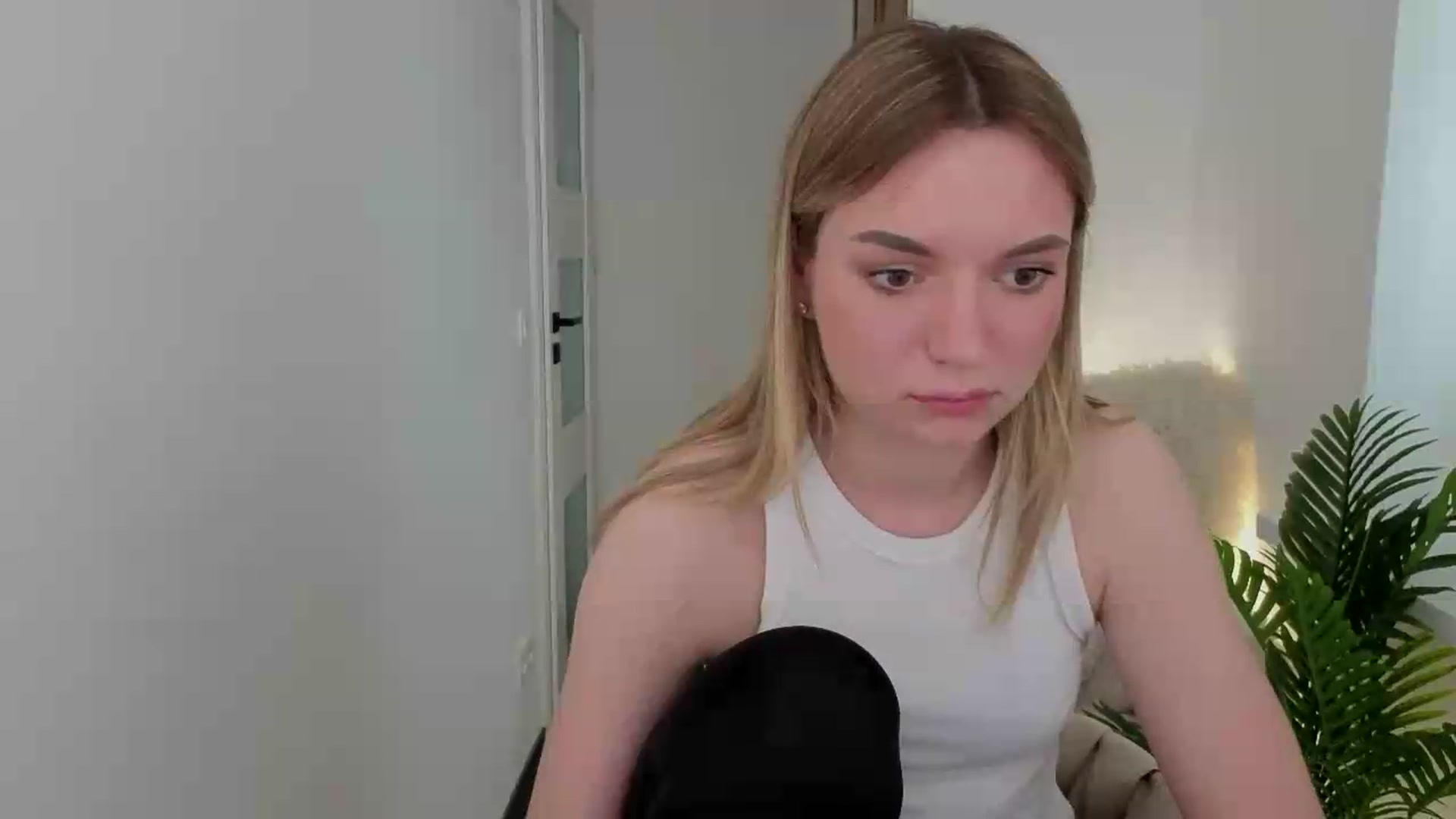 Gallery image thumbnail from AshleyMimi's myfreecams stream on, 05/14/2026, 14:57 image 11 of 20
