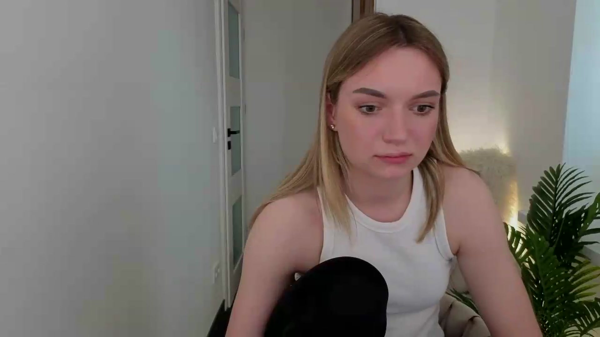 Gallery image thumbnail from AshleyMimi's myfreecams stream on, 05/14/2026, 14:57 image 3 of 20