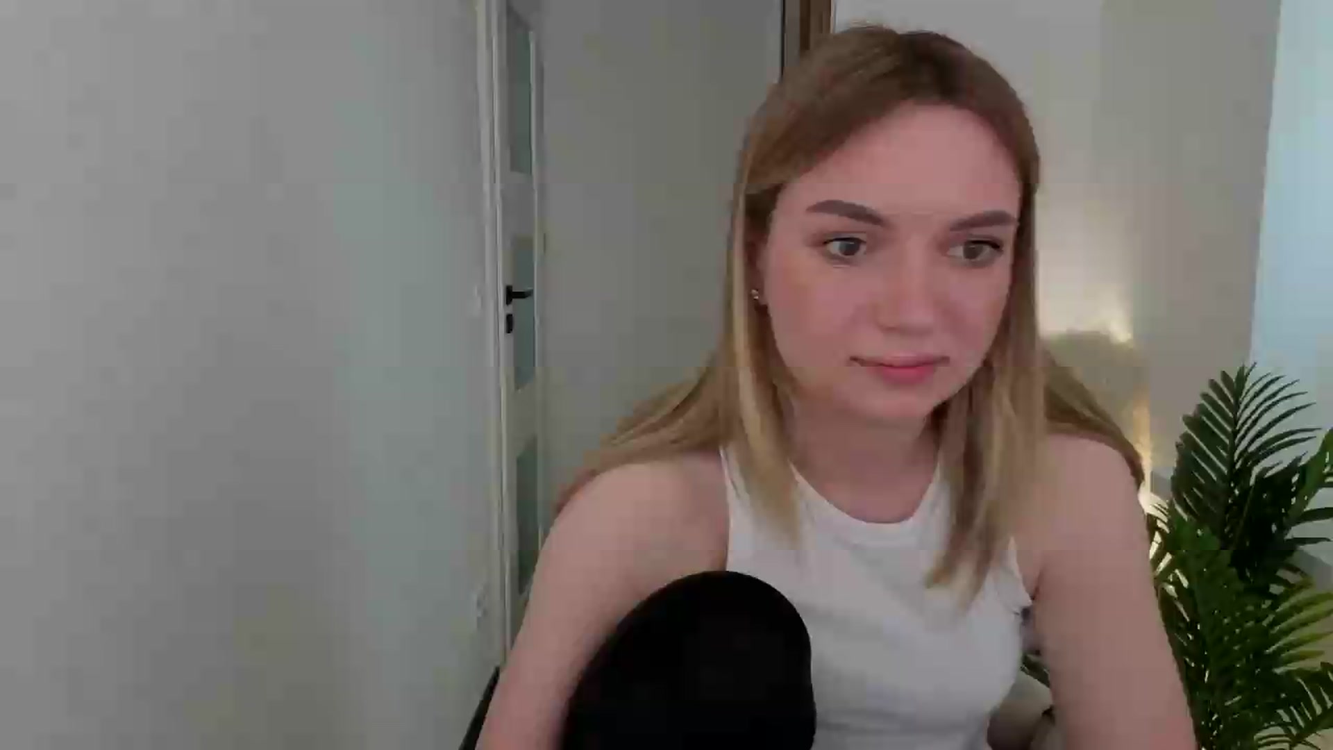 Gallery image thumbnail from AshleyMimi's myfreecams stream on, 05/14/2026, 14:57 image 6 of 20