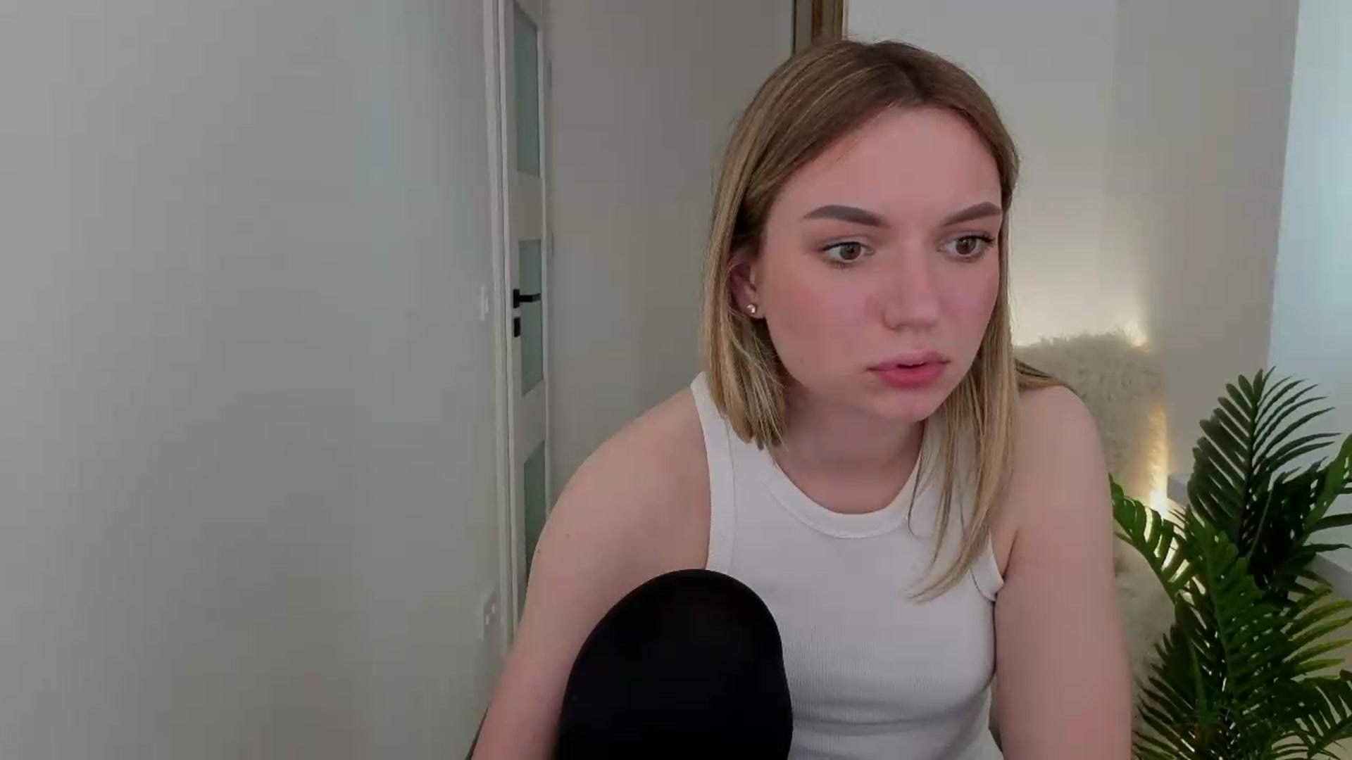 Gallery image thumbnail from AshleyMimi's myfreecams stream on, 05/14/2026, 14:57 image 16 of 20