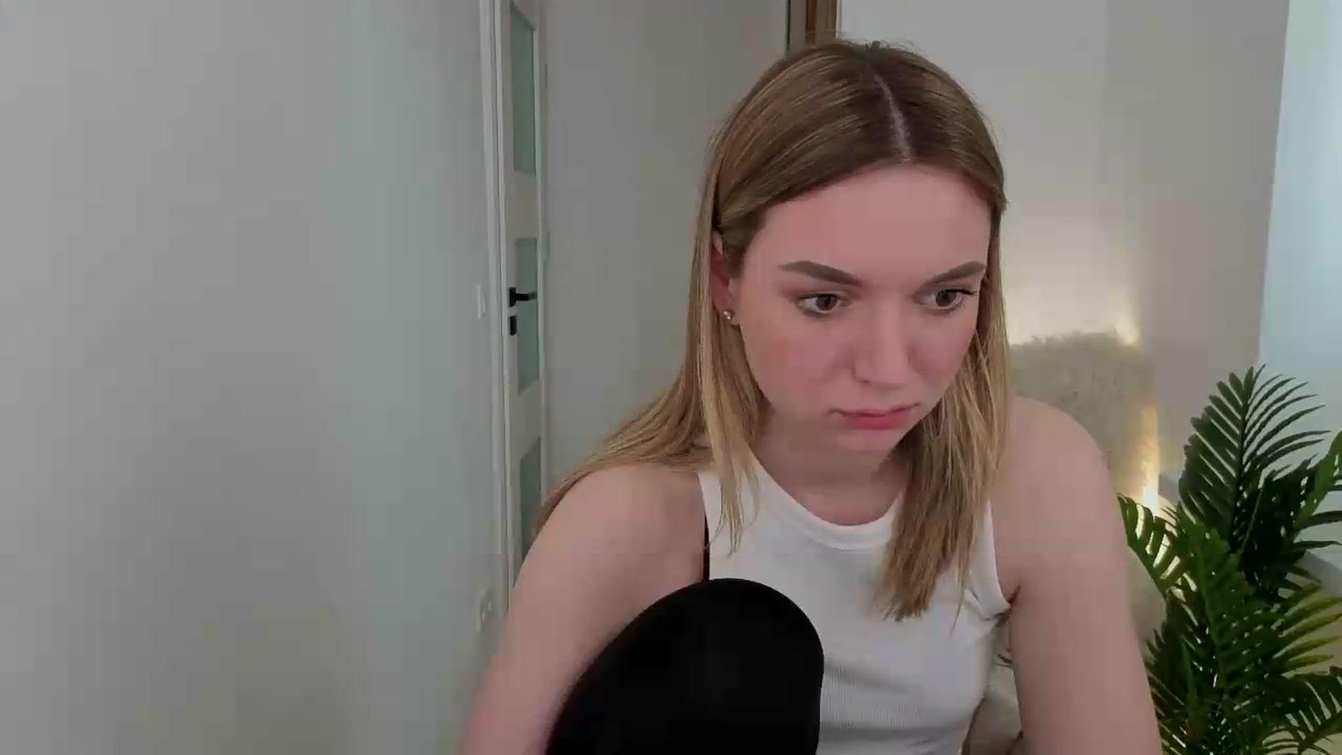 Gallery image thumbnail from AshleyMimi's myfreecams stream on, 05/14/2026, 16:00 image 2 of 20