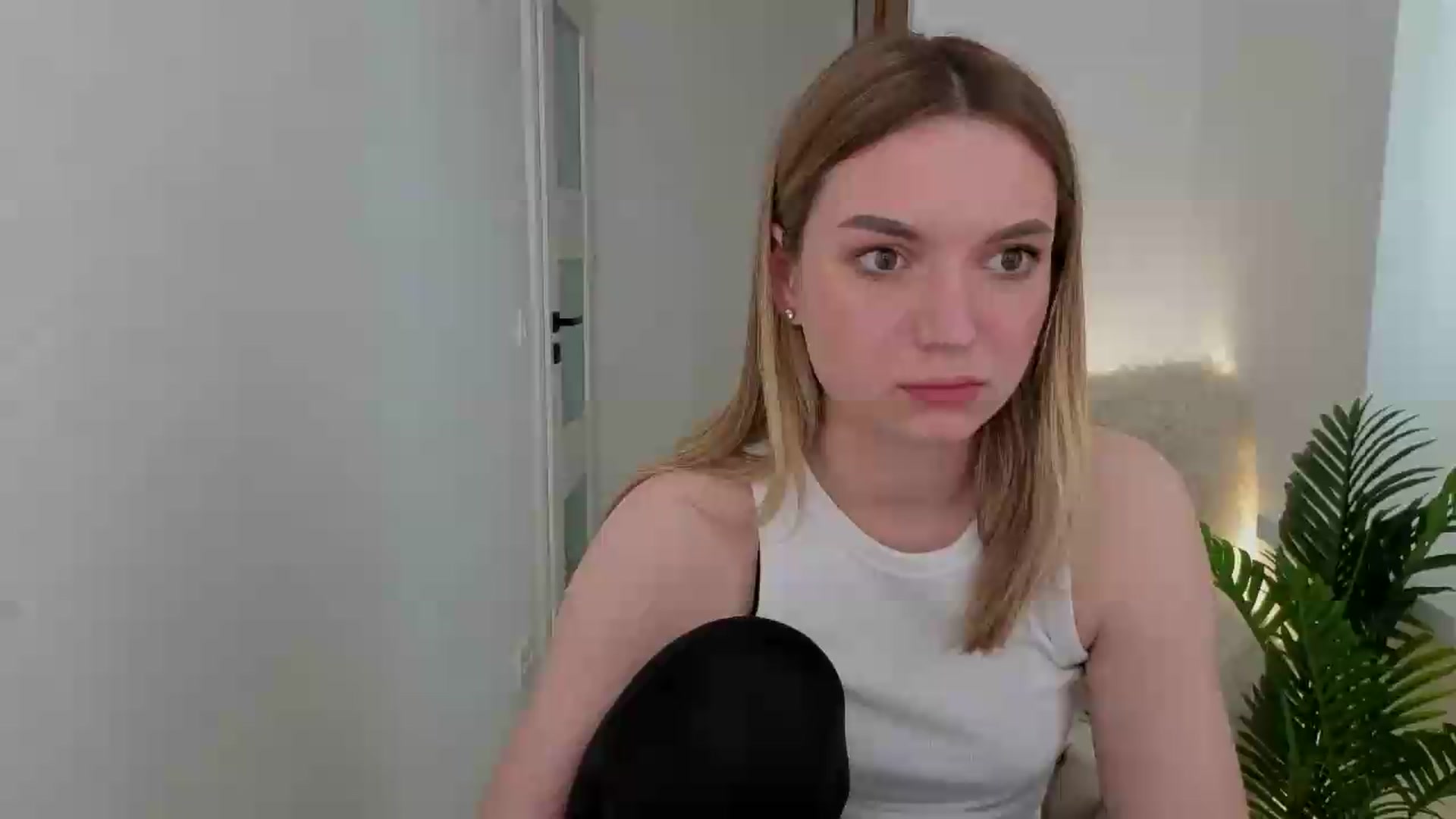 Gallery image thumbnail from AshleyMimi's myfreecams stream on, 05/14/2026, 16:00 image 1 of 20