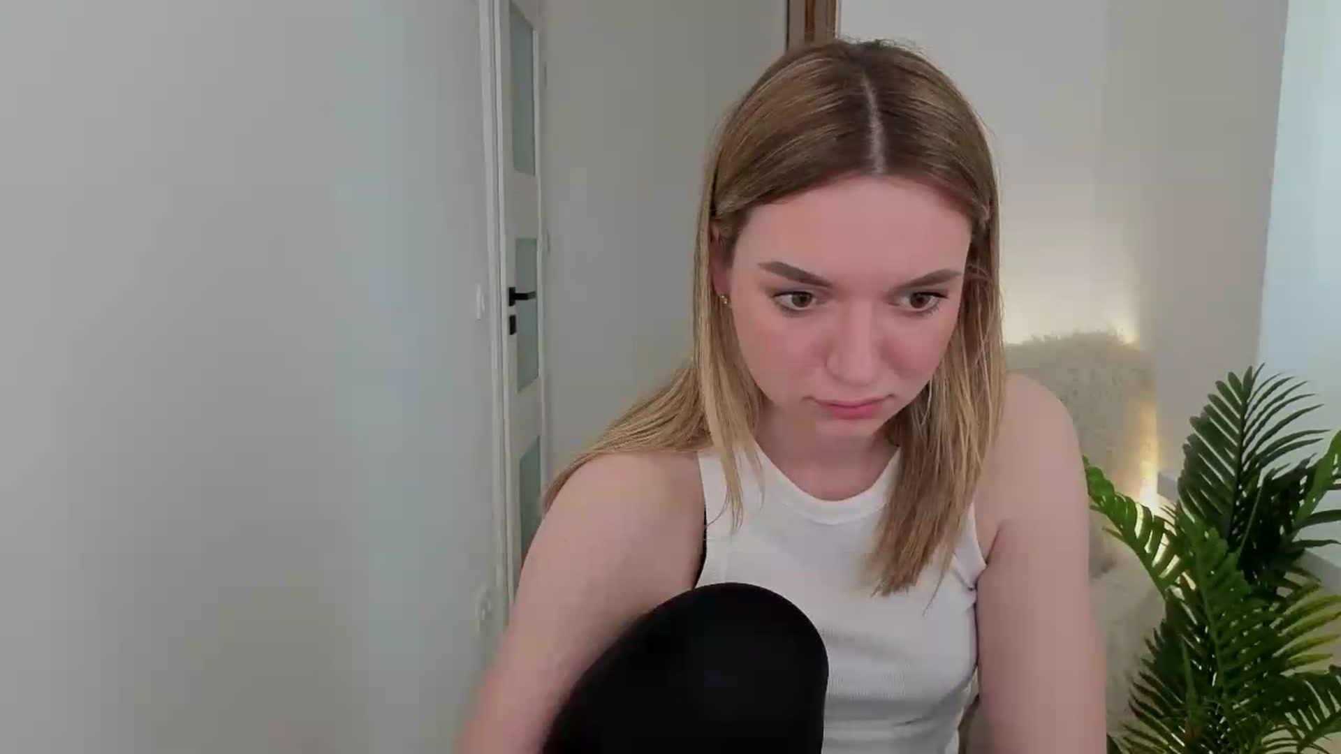 Gallery image thumbnail from AshleyMimi's myfreecams stream on, 05/14/2026, 16:00 image 3 of 20