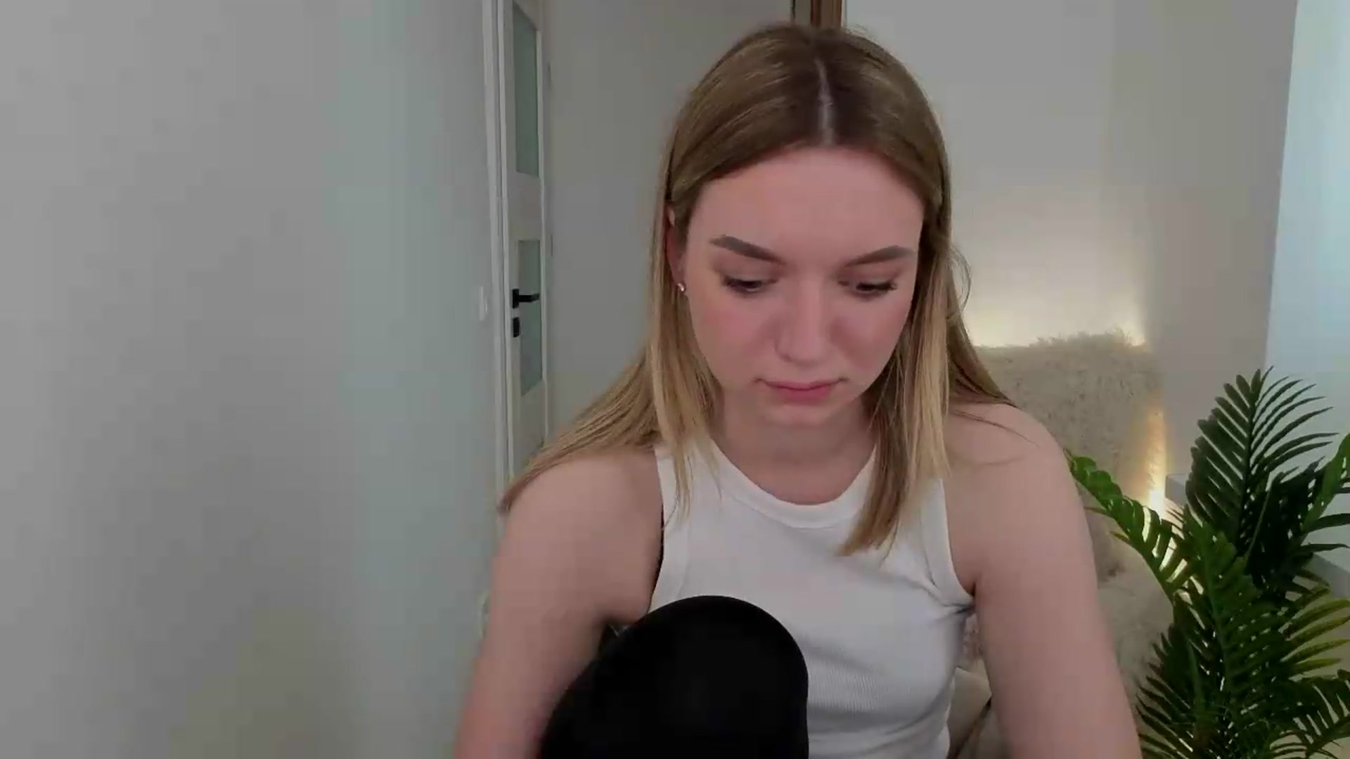 Gallery image thumbnail from AshleyMimi's myfreecams stream on, 05/14/2026, 16:00 image 4 of 20