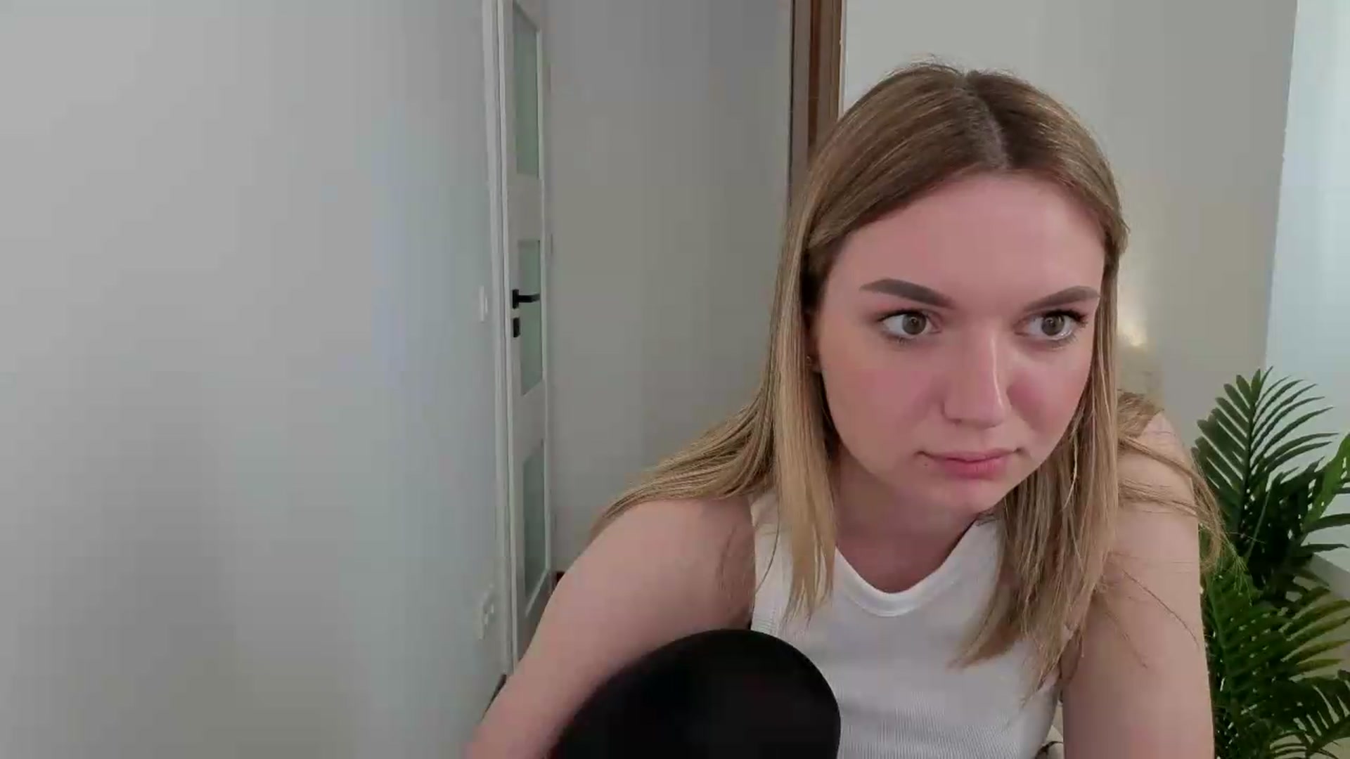 Gallery image thumbnail from AshleyMimi's myfreecams stream on, 05/14/2026, 16:00 image 8 of 20