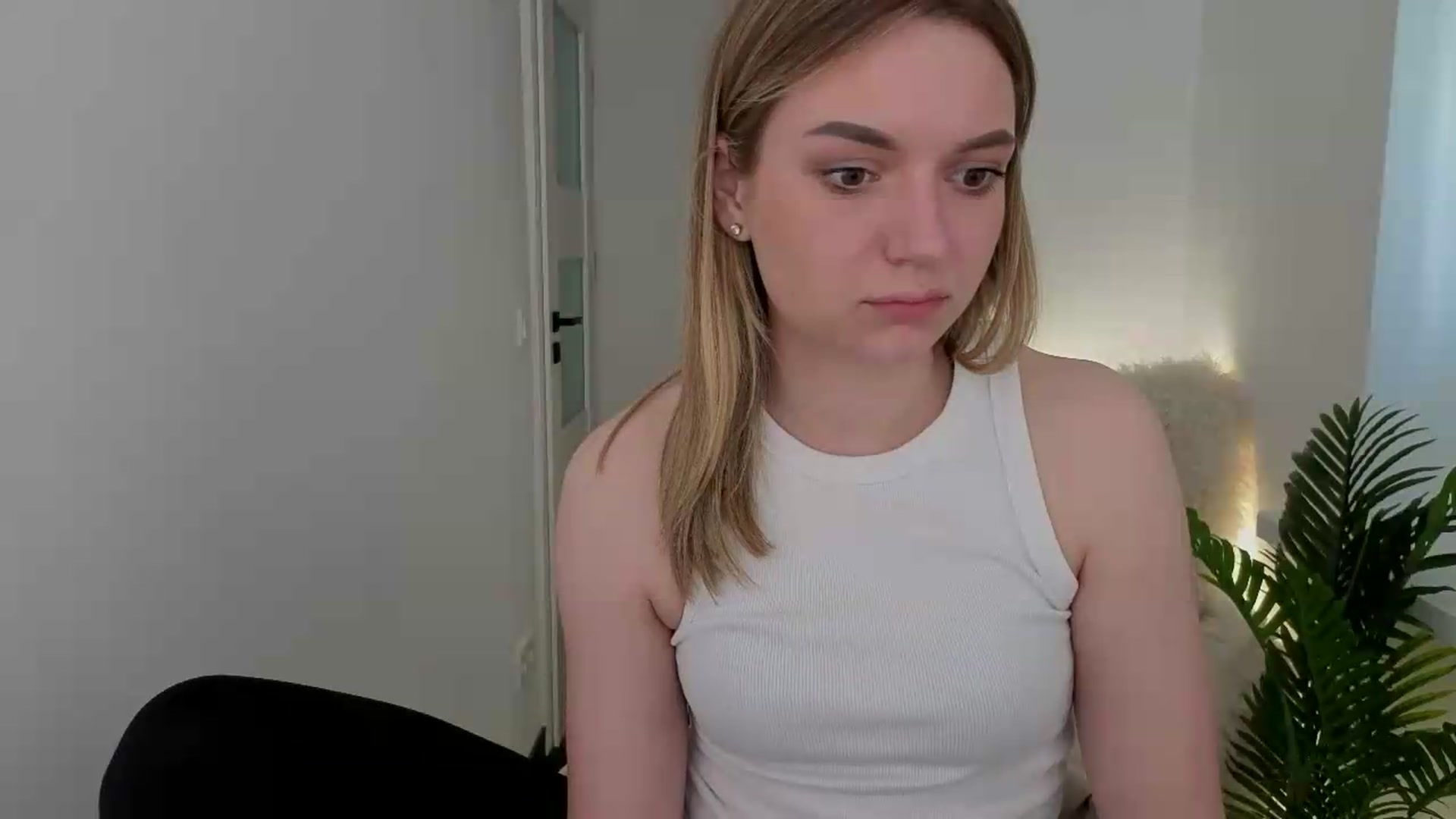 Gallery image thumbnail from AshleyMimi's myfreecams stream on, 05/14/2026, 16:32 image 17 of 20