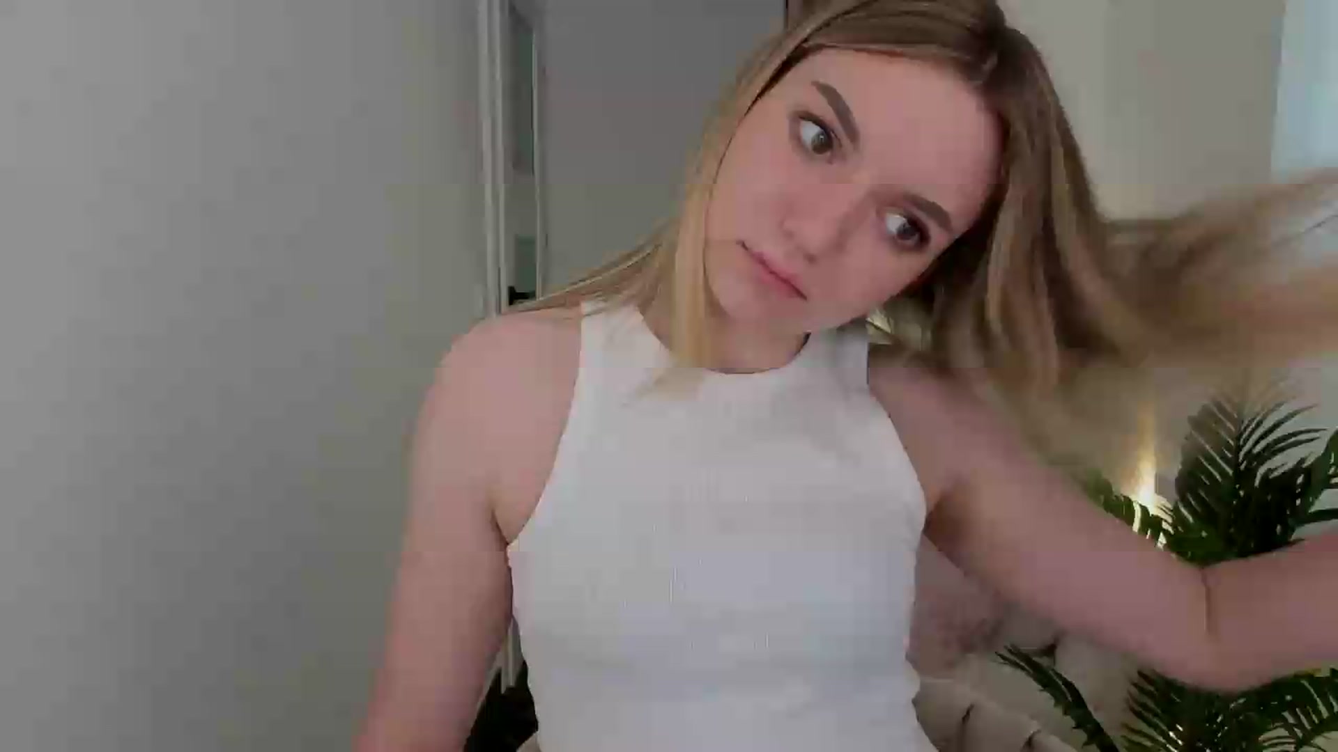 Gallery image thumbnail from AshleyMimi's myfreecams stream on, 05/14/2026, 18:38 image 1 of 20