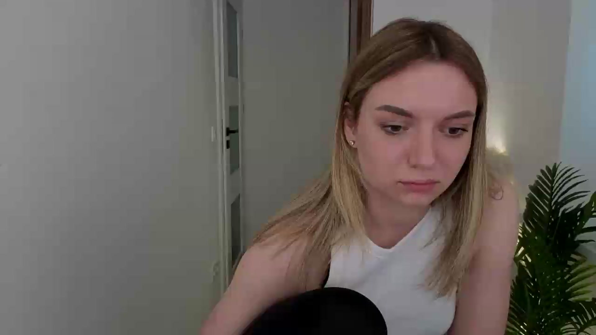 Gallery image thumbnail from AshleyMimi's myfreecams stream on, 05/14/2026, 18:38 image 8 of 20