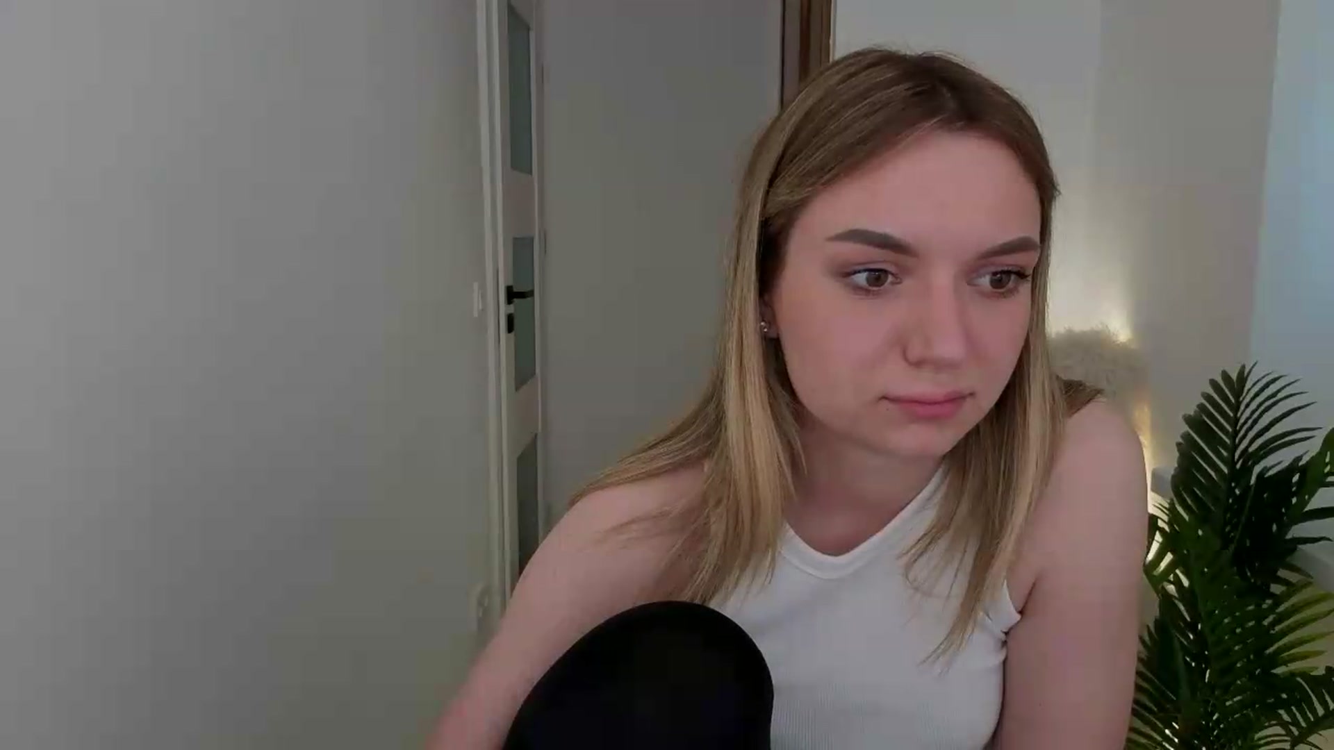 Gallery image thumbnail from AshleyMimi's myfreecams stream on, 05/14/2026, 18:38 image 7 of 20