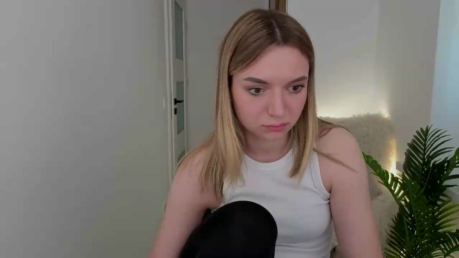 Gallery image thumbnail from AshleyMimi's myfreecams stream on, 05/14/2026, 18:38 image 3 of 20